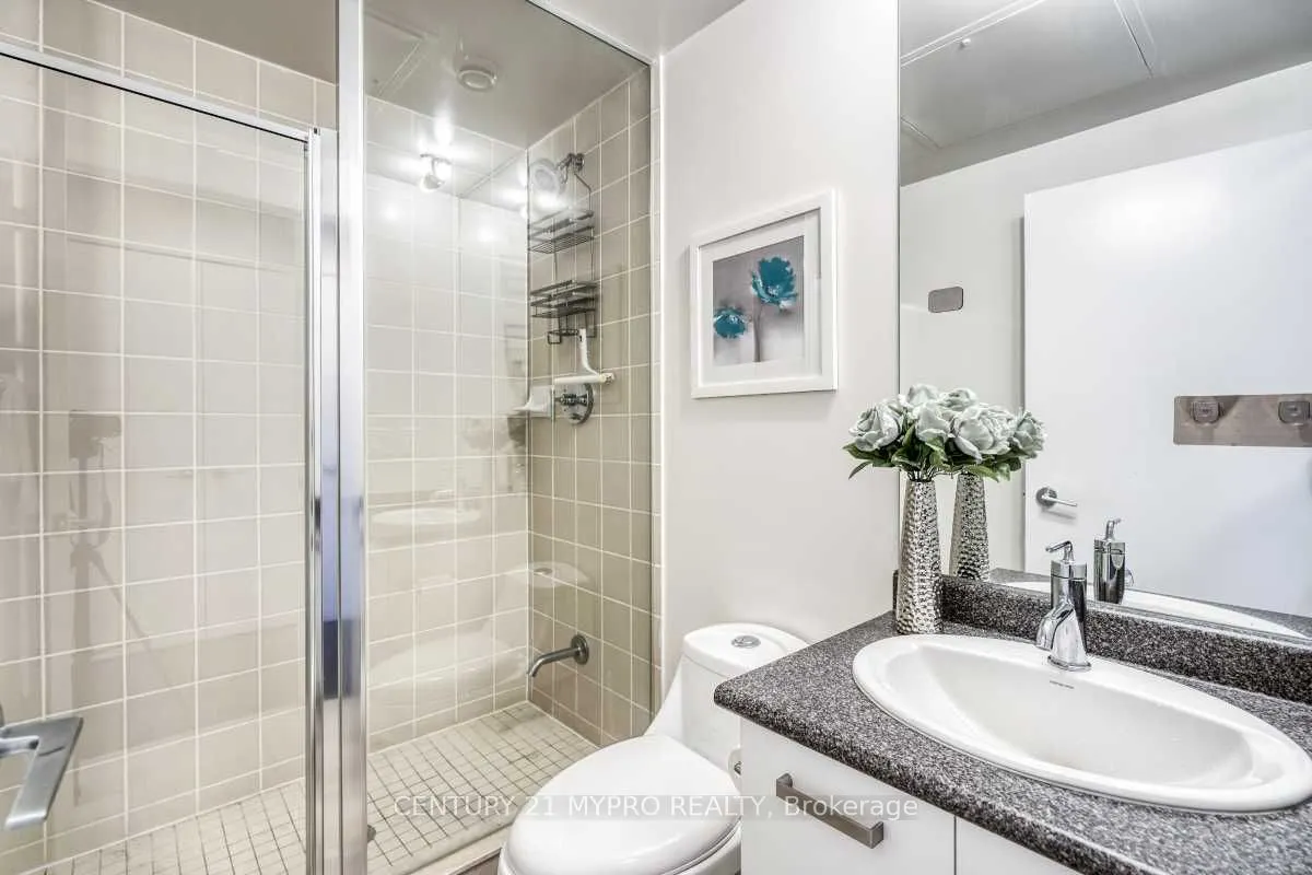 832 Bay Street, #2810