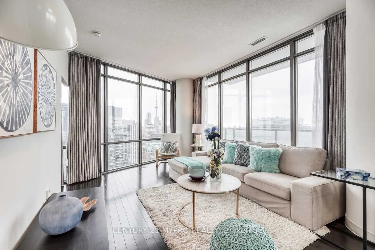 832 Bay Street, #2810