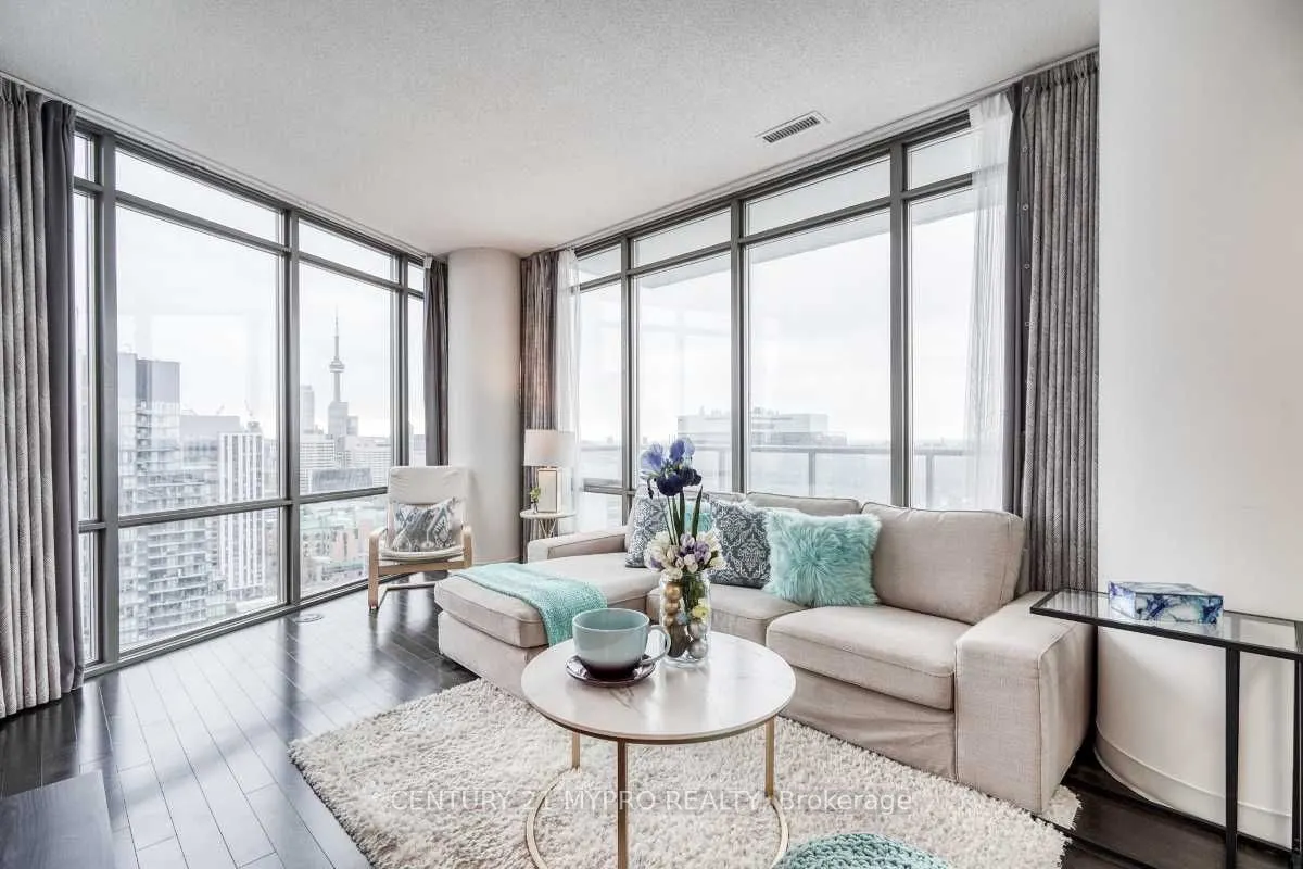 832 Bay Street, #2810