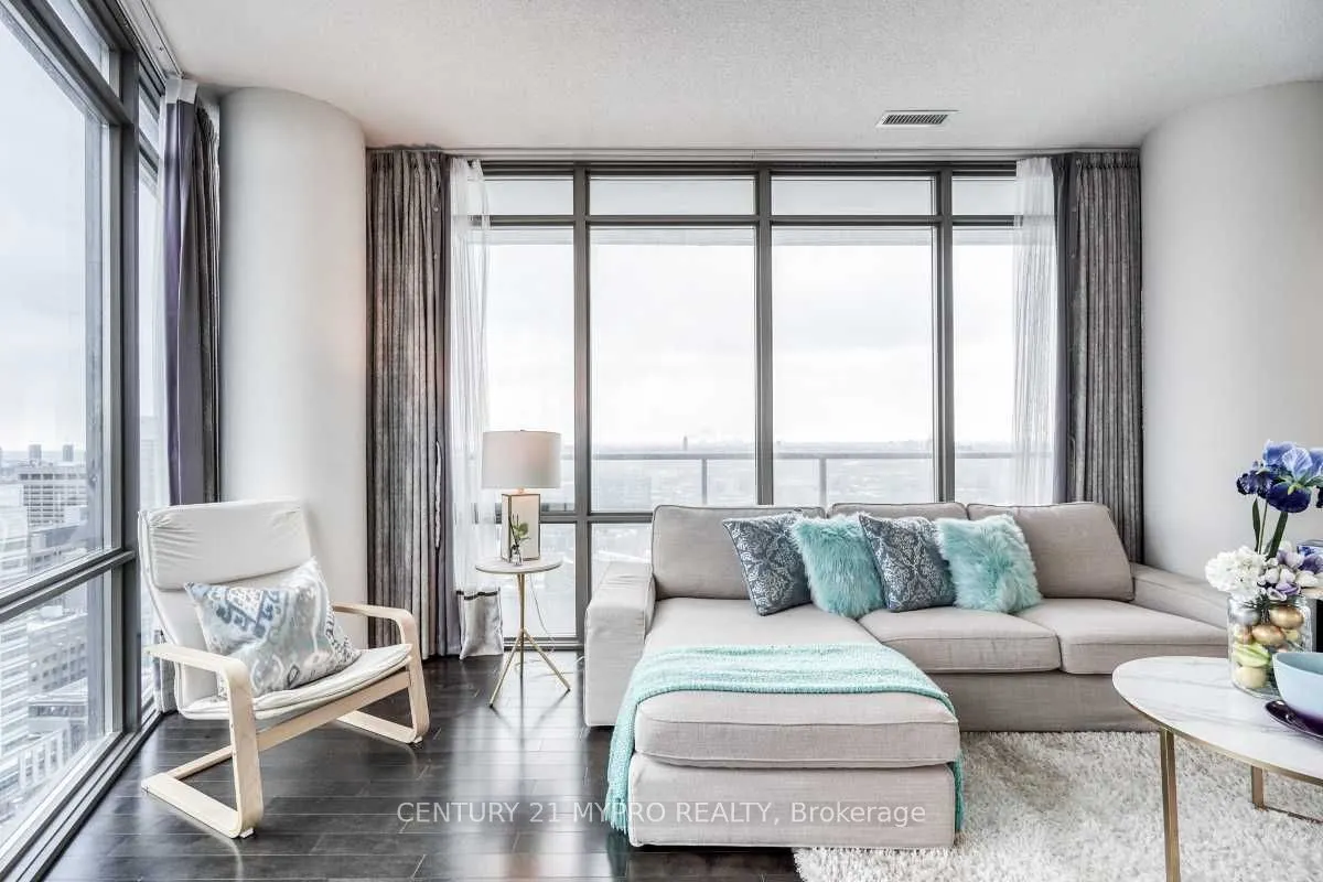 832 Bay Street, #2810