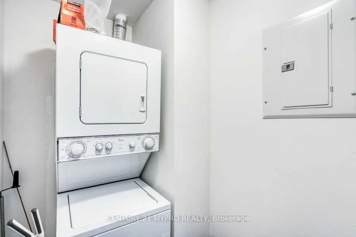 832 Bay Street, #2810