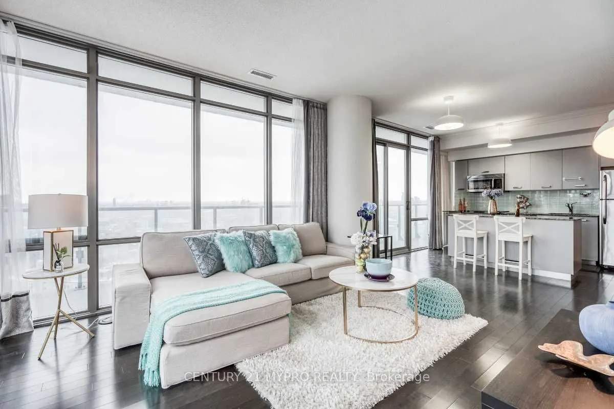 832 Bay Street, #2810