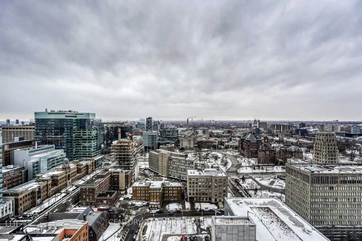 832 Bay Street, #2810