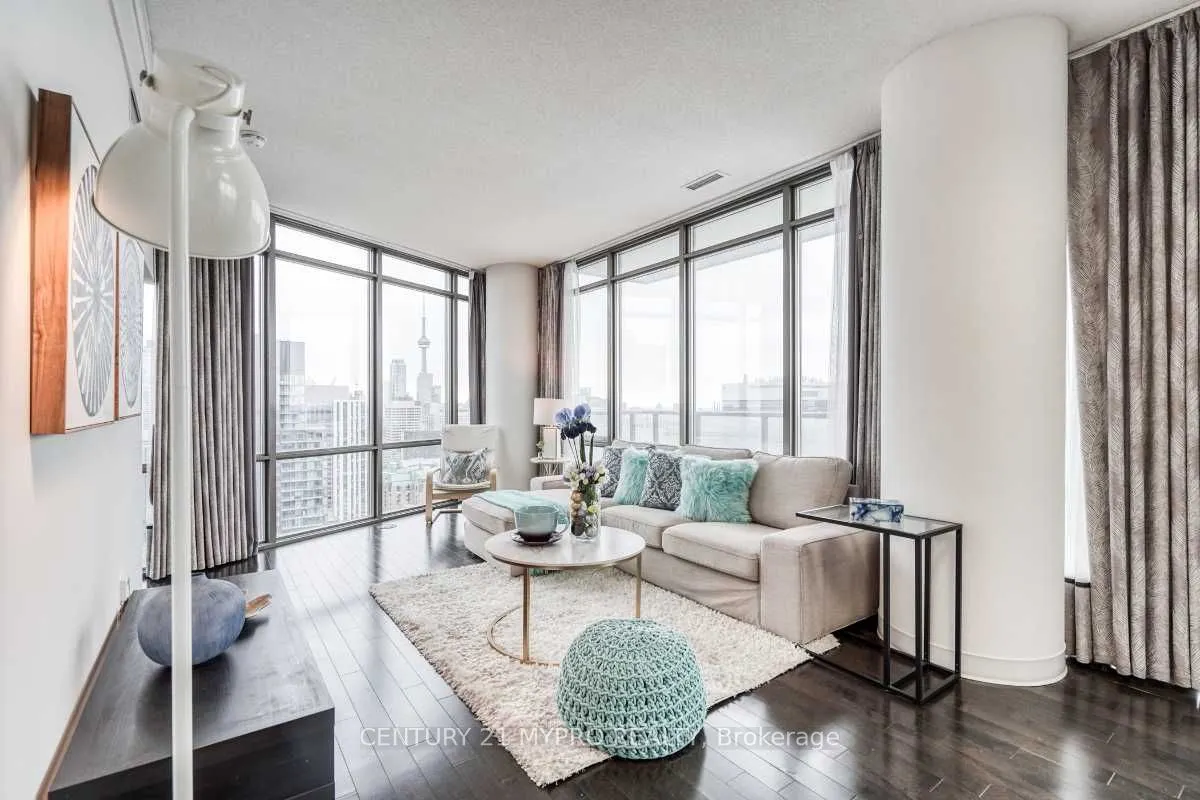 832 Bay Street, #2810