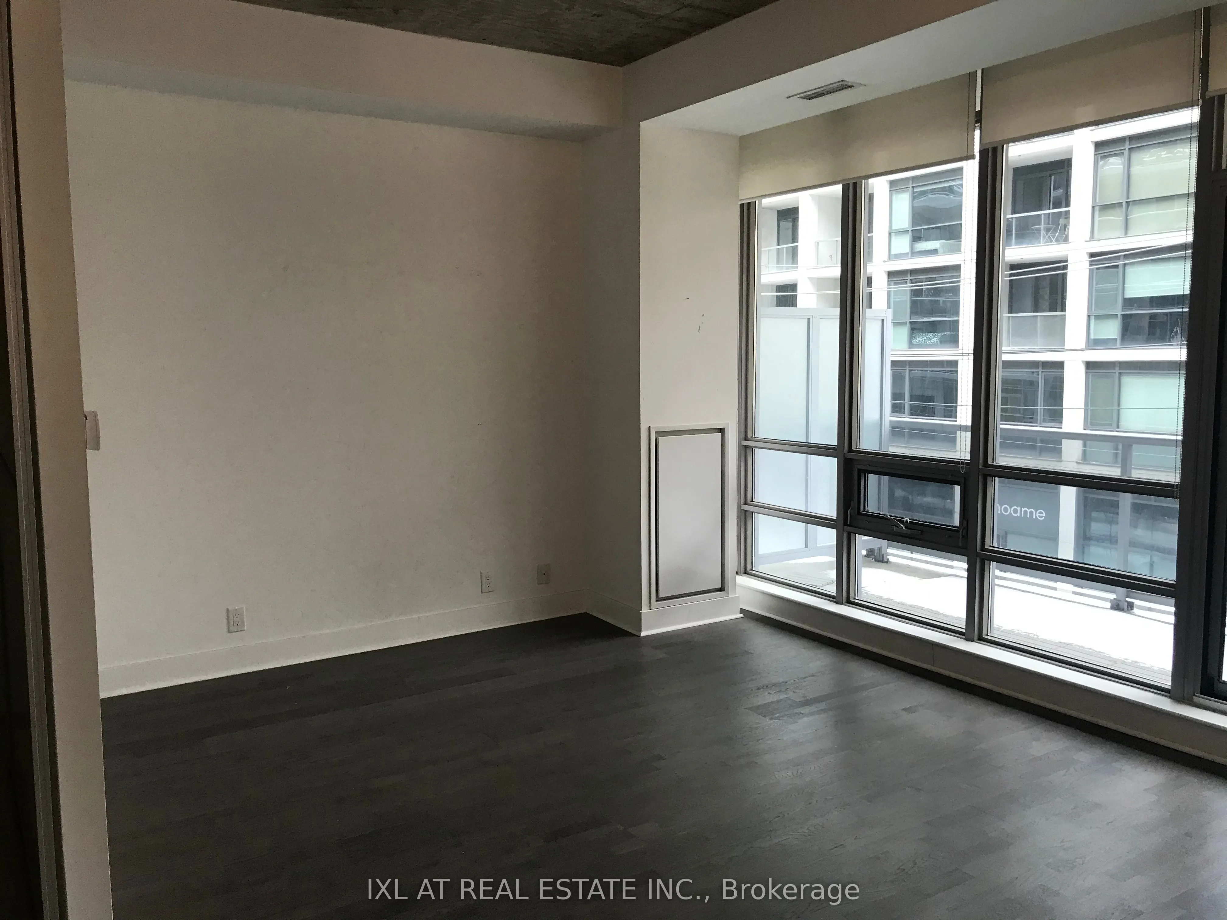 399 Adelaide Street W, #303