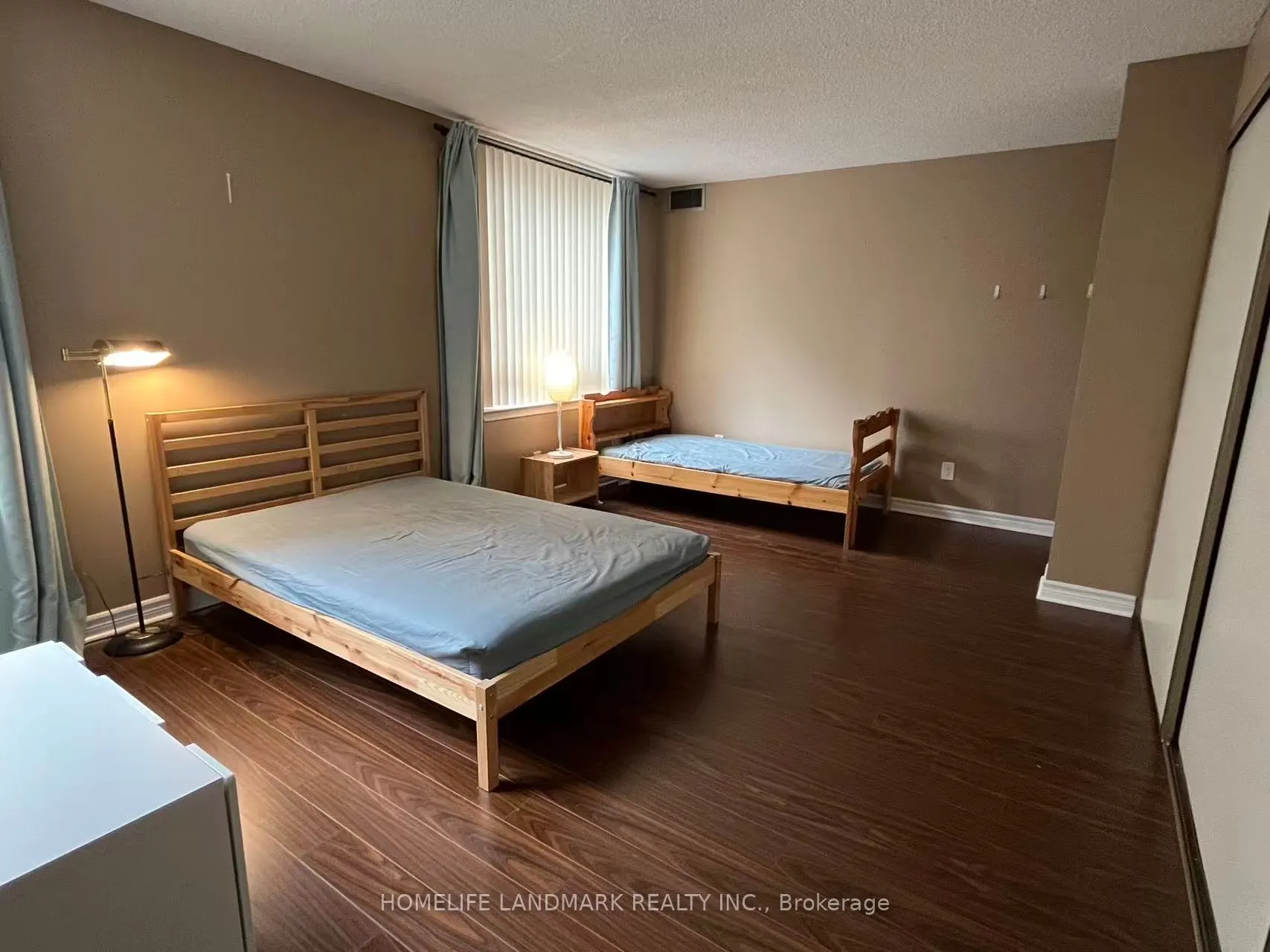 633 Bay Street, #607