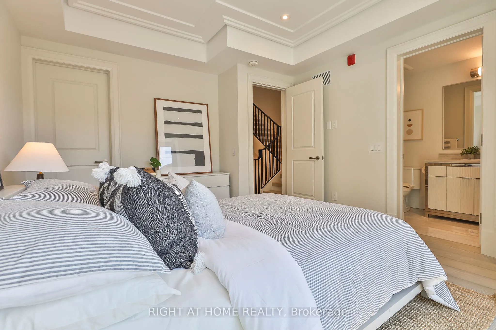 363 Avenue Road, #1
