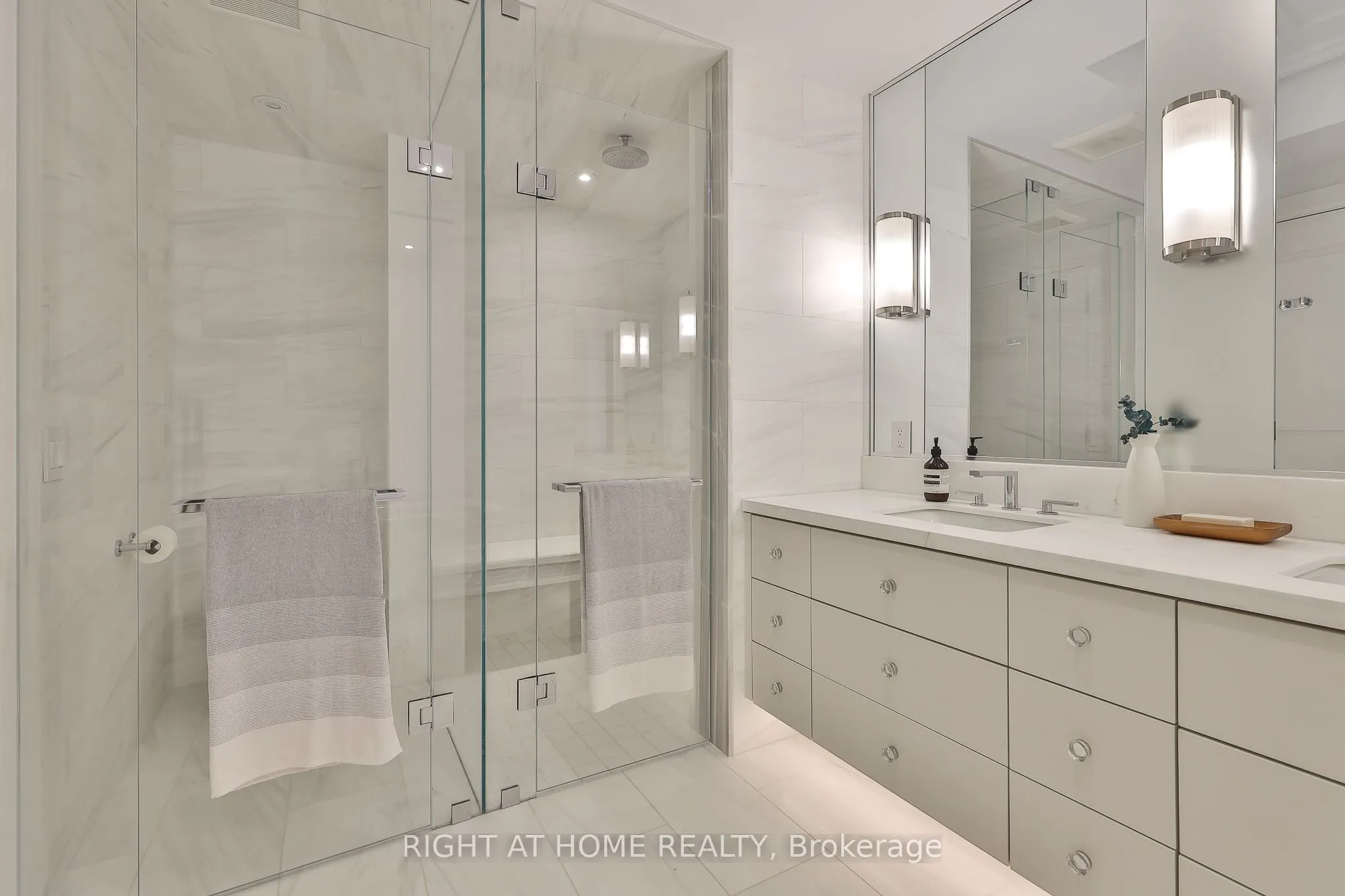 363 Avenue Road, #1