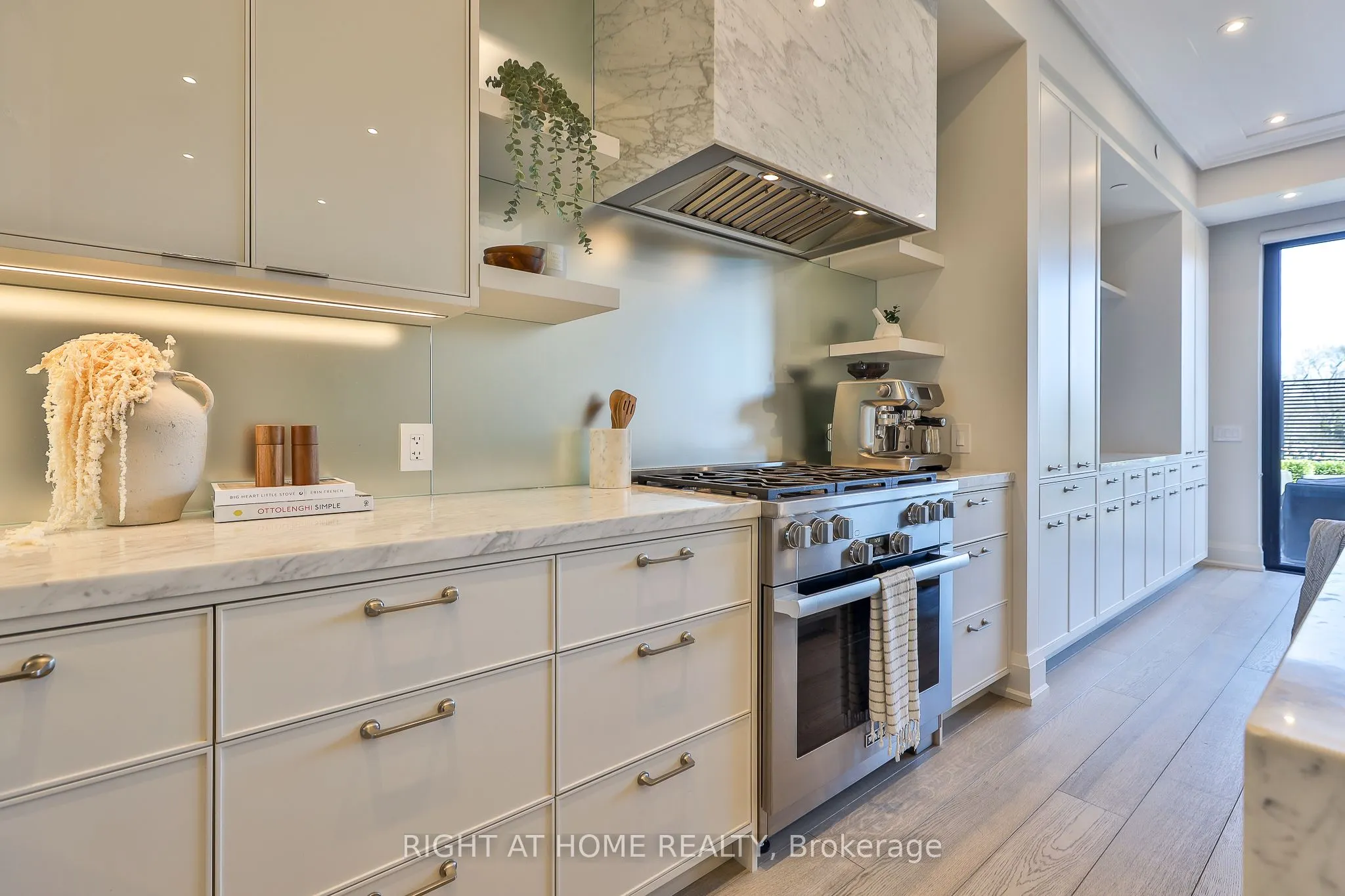 363 Avenue Road, #1