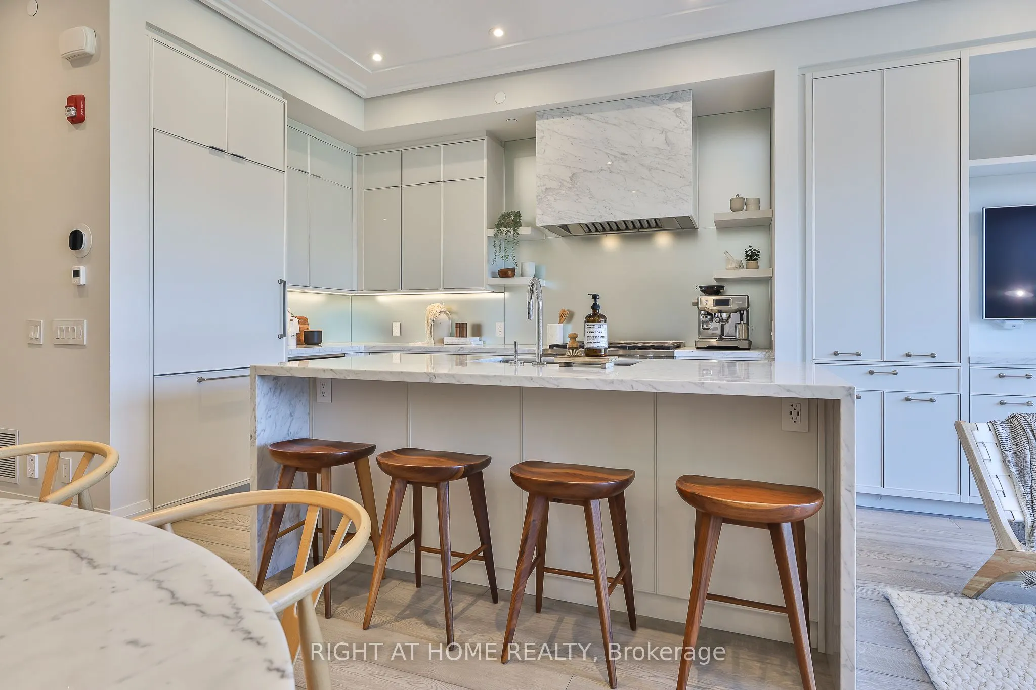 363 Avenue Road, #1