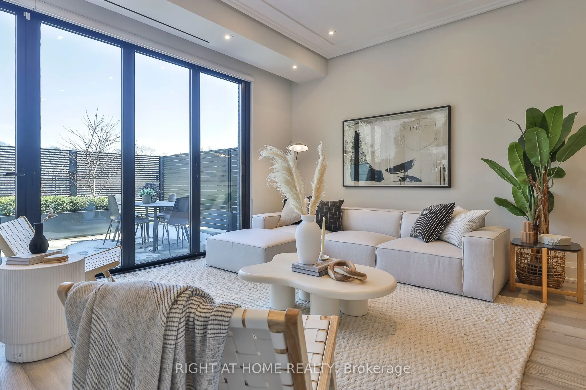 363 Avenue Road, #1