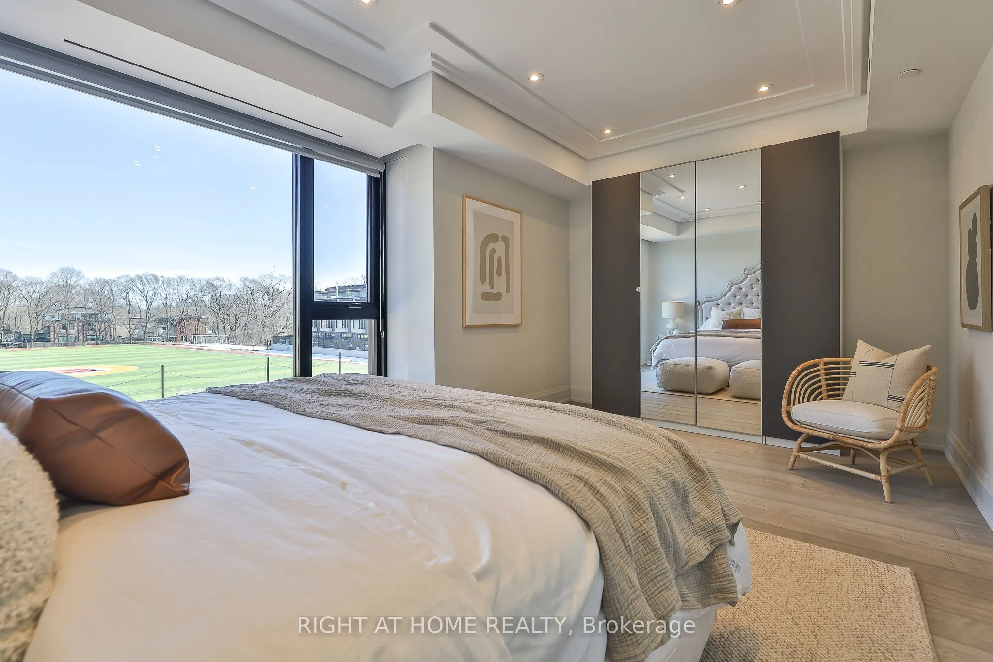 363 Avenue Road, #1