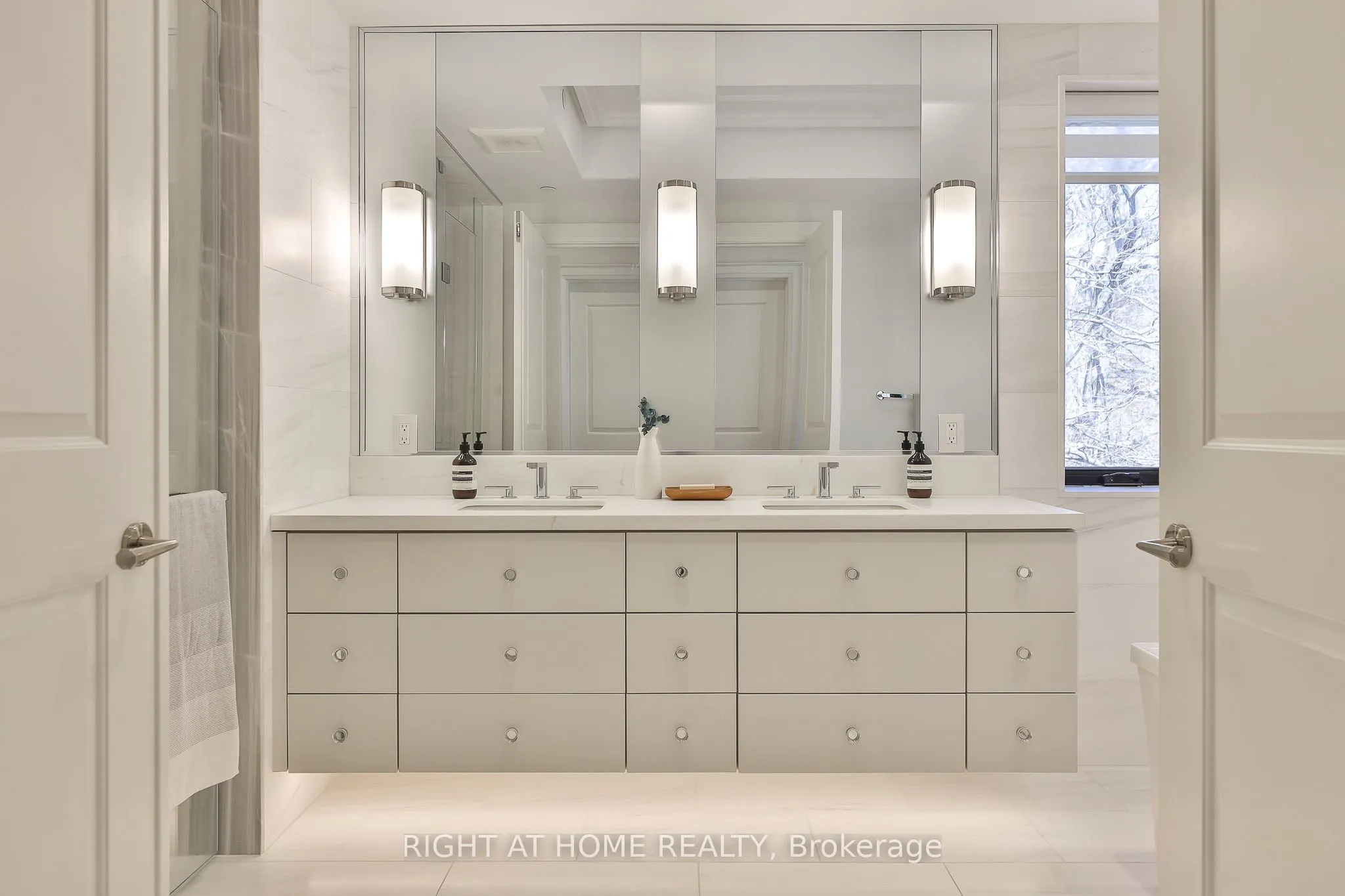 363 Avenue Road, #1