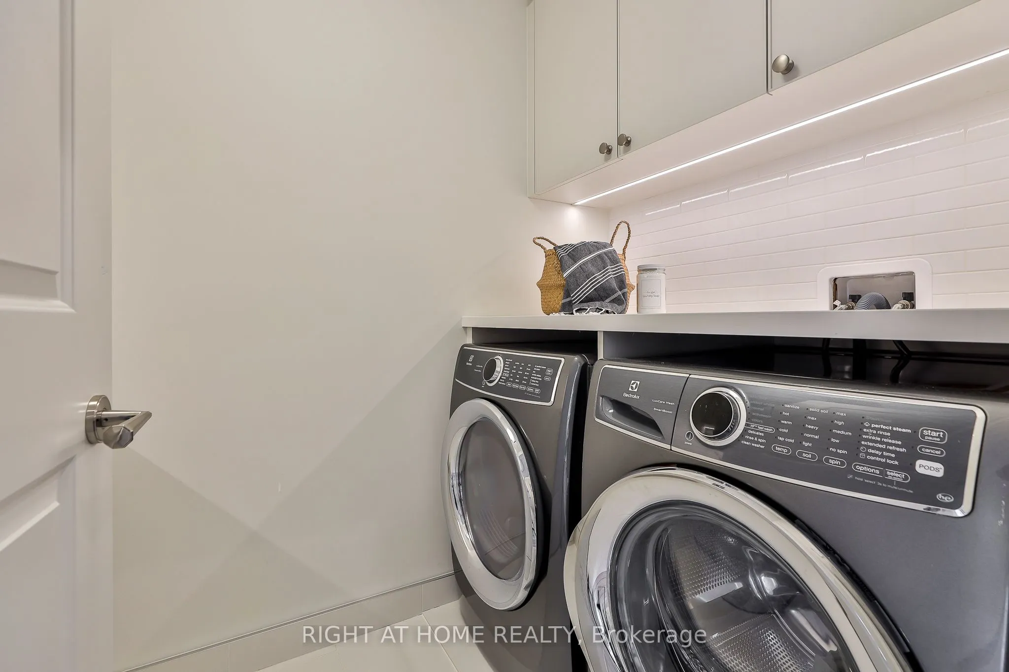 363 Avenue Road, #1