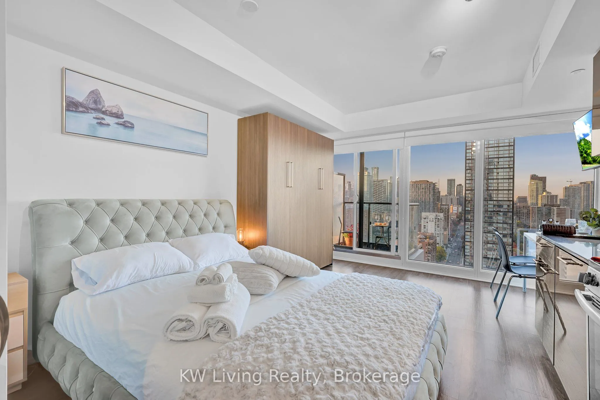 251 Jarvis Street, #2911