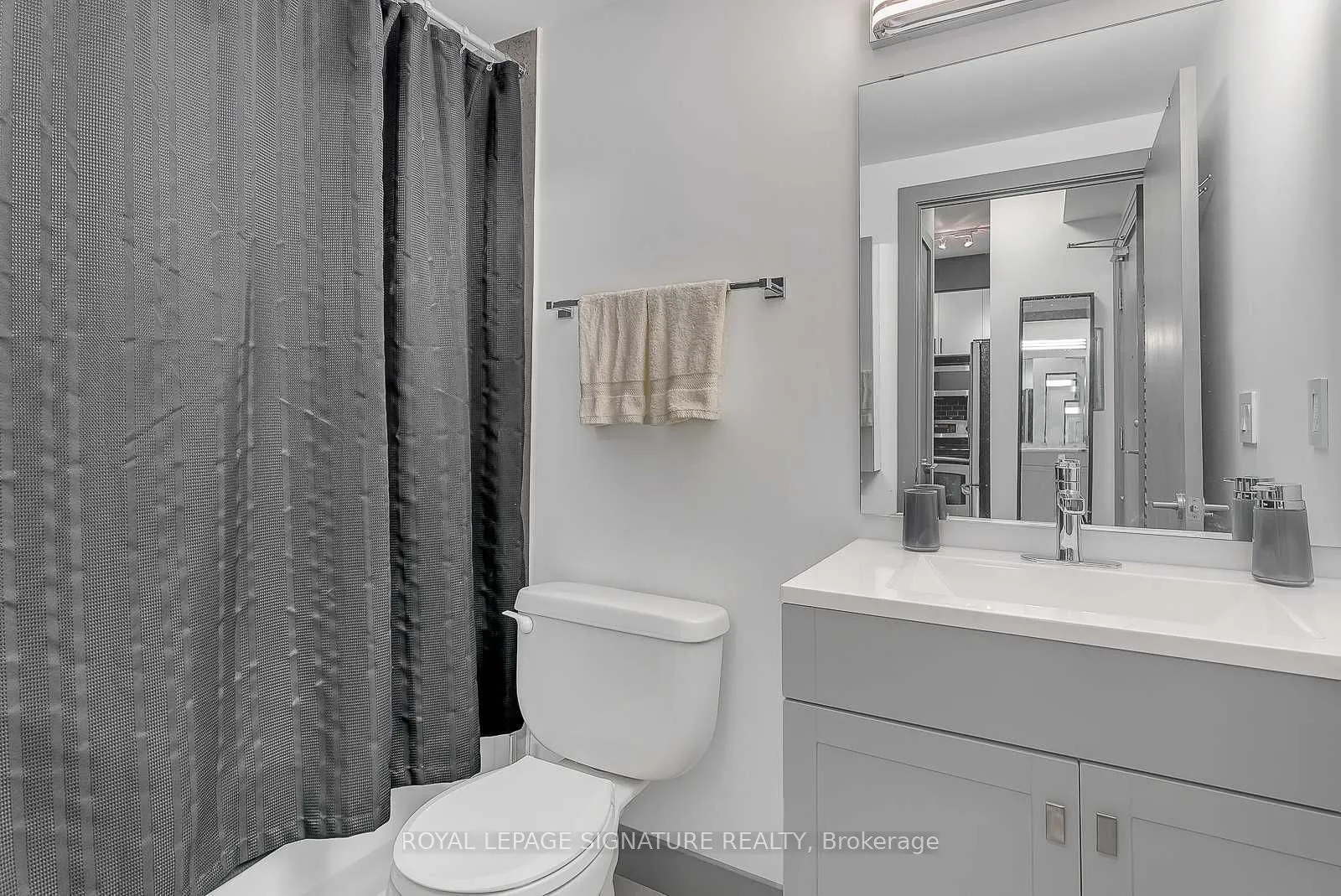 438 King Street W, #1315