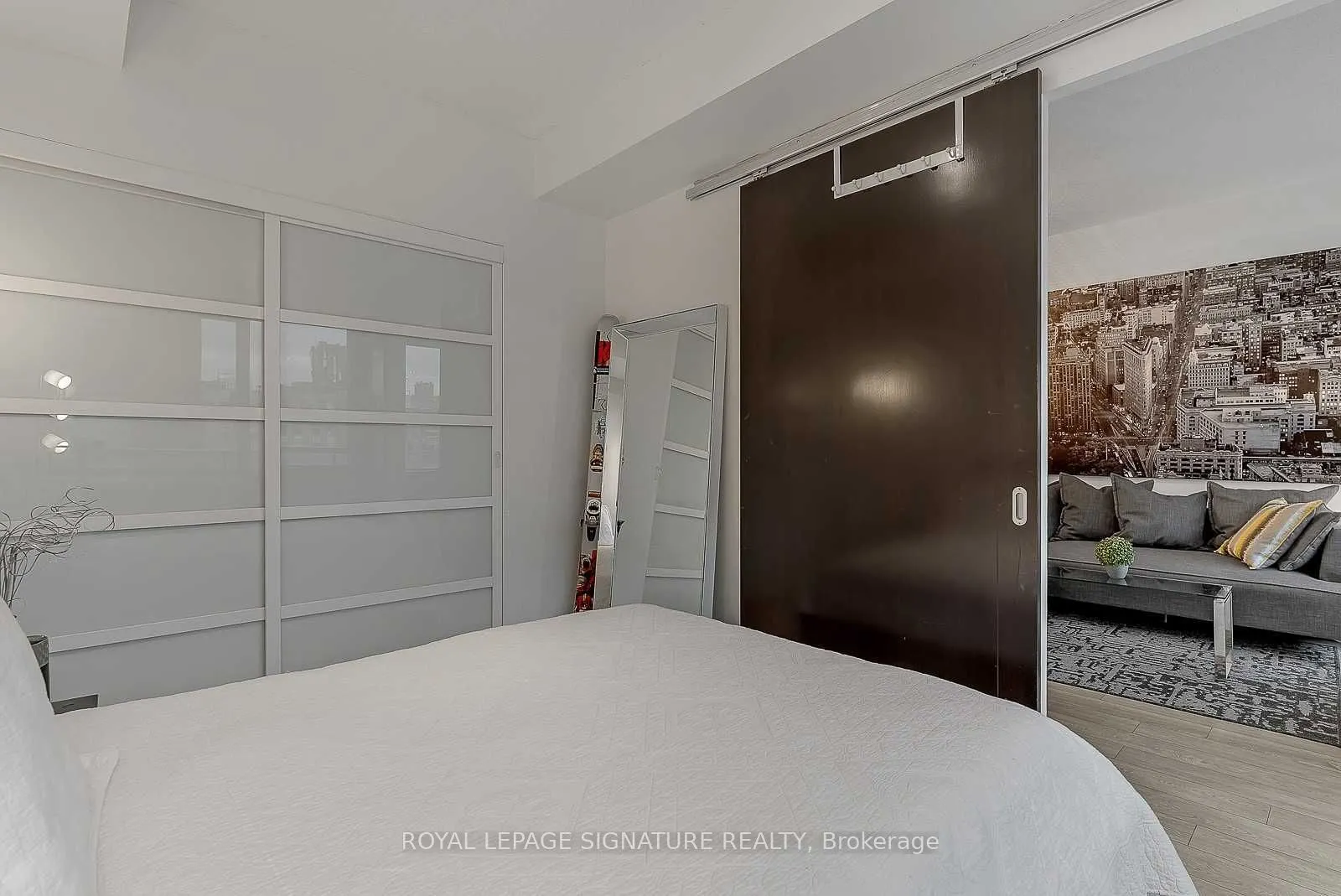 438 King Street W, #1315