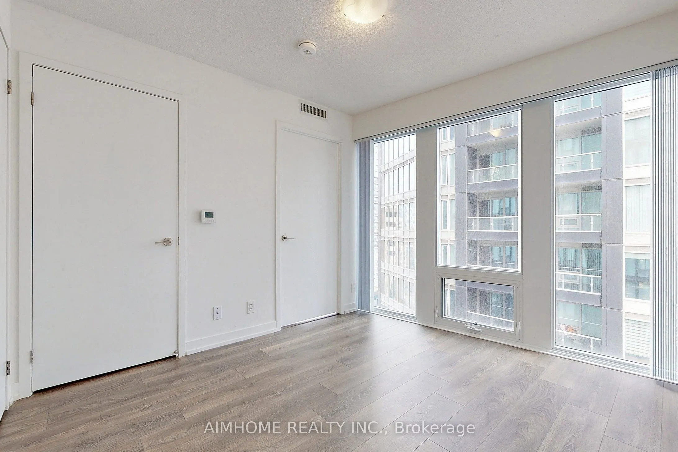 60 Shuter Street, #1702