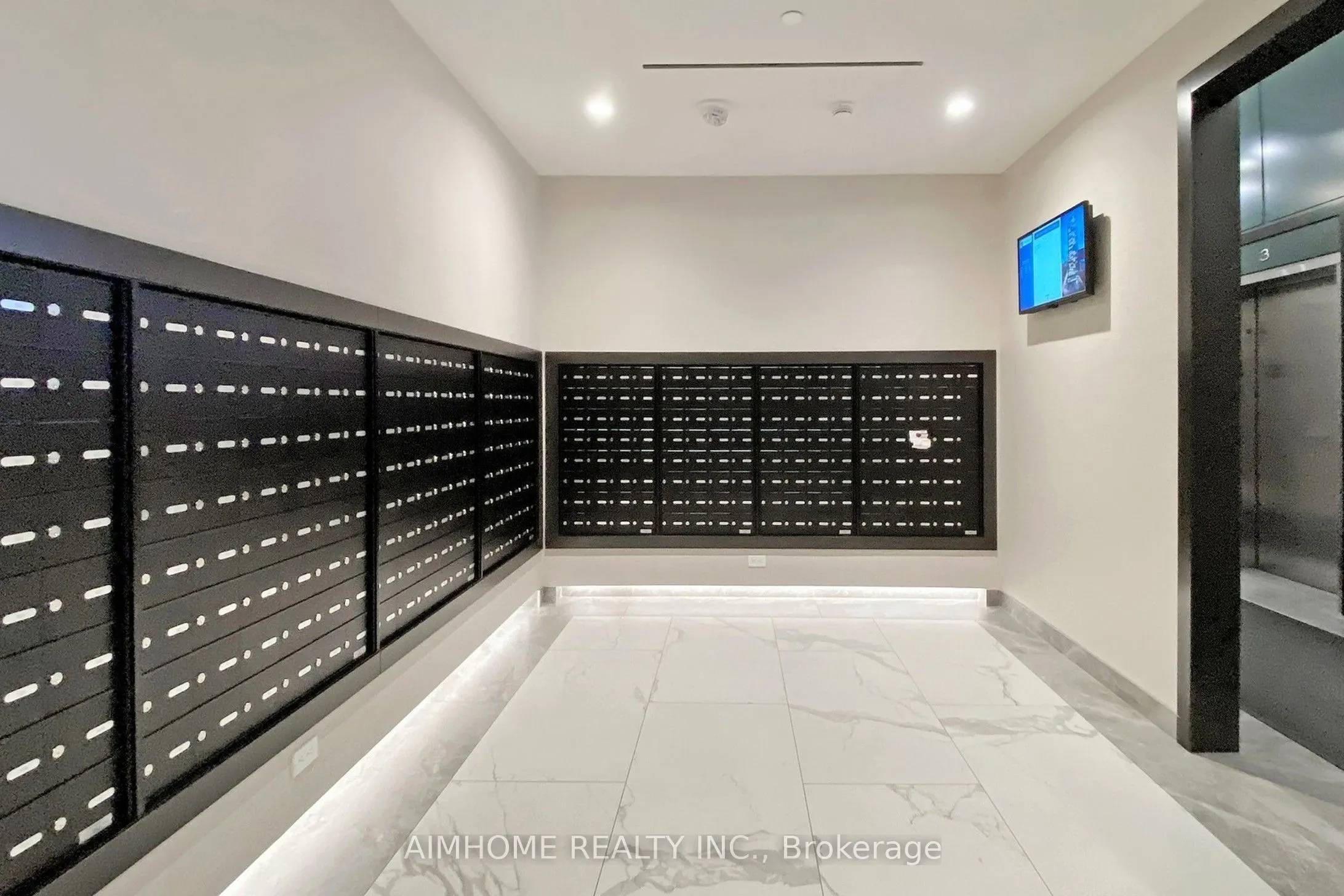 60 Shuter Street, #1702