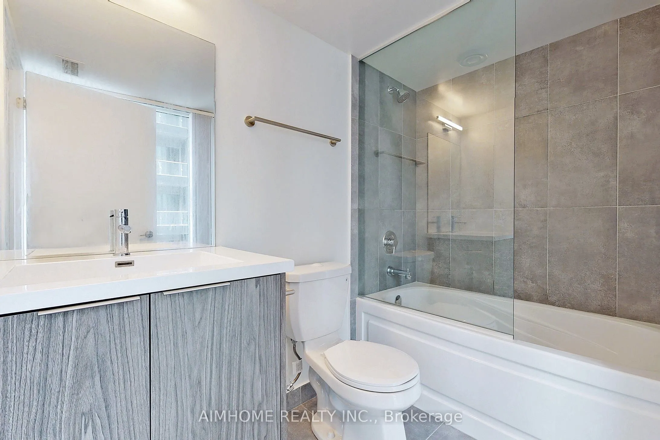 60 Shuter Street, #1702