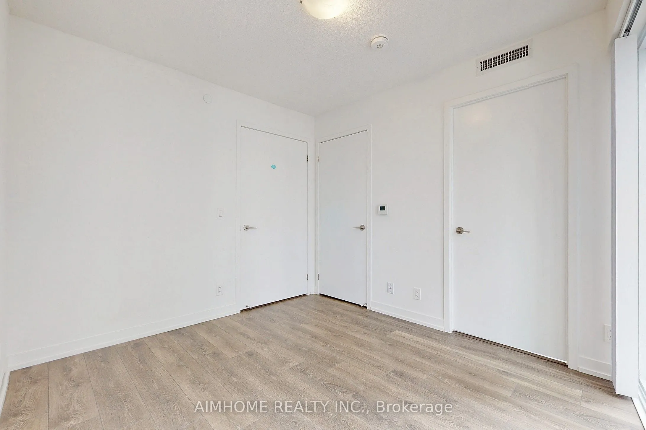 60 Shuter Street, #1702