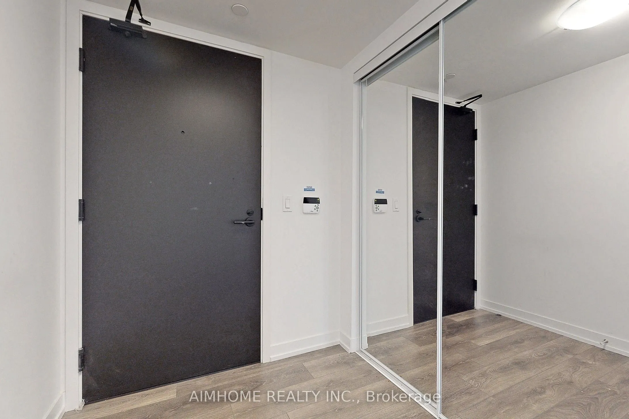 60 Shuter Street, #1702