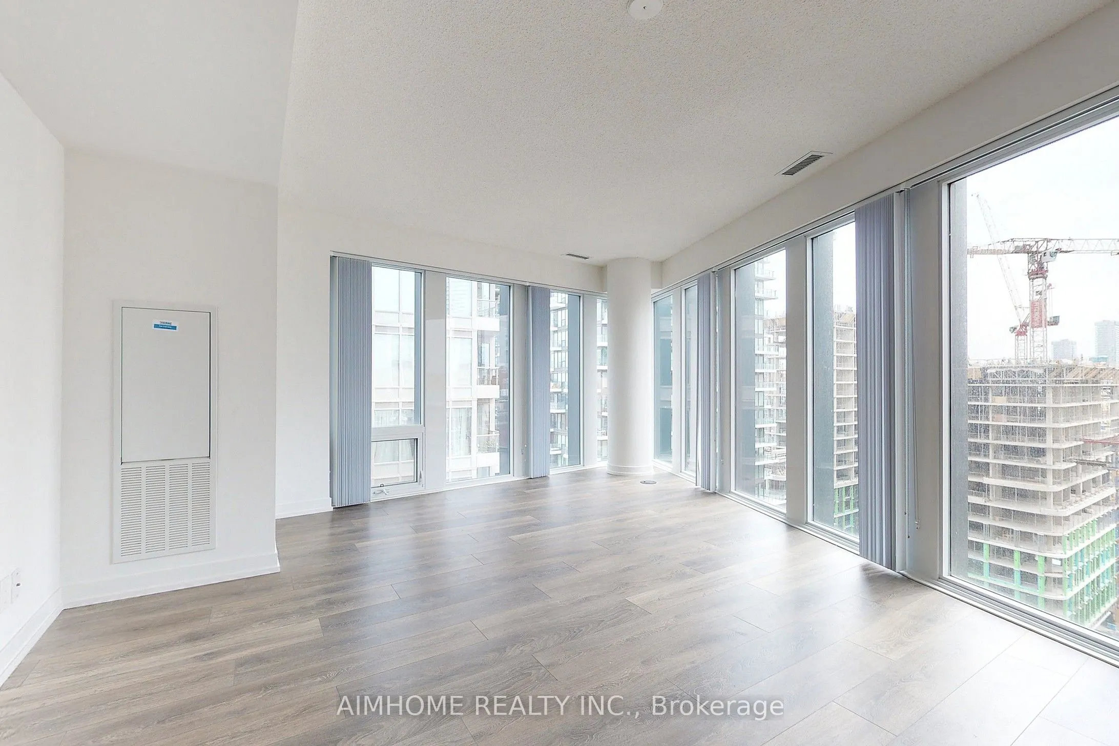 60 Shuter Street, #1702