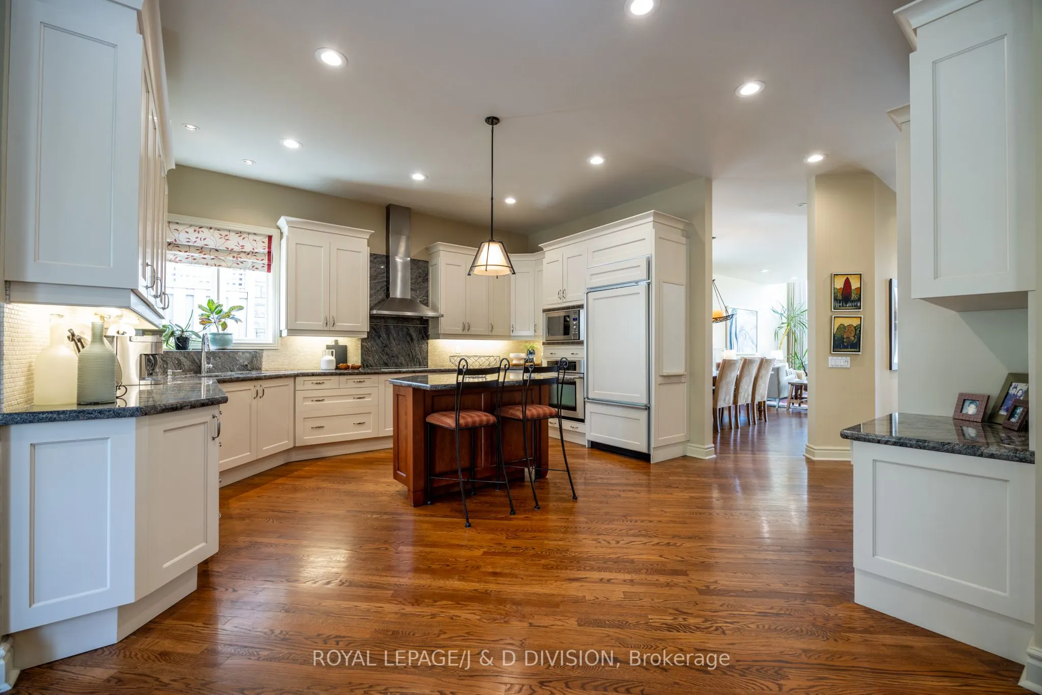 42 Munro Boulevard