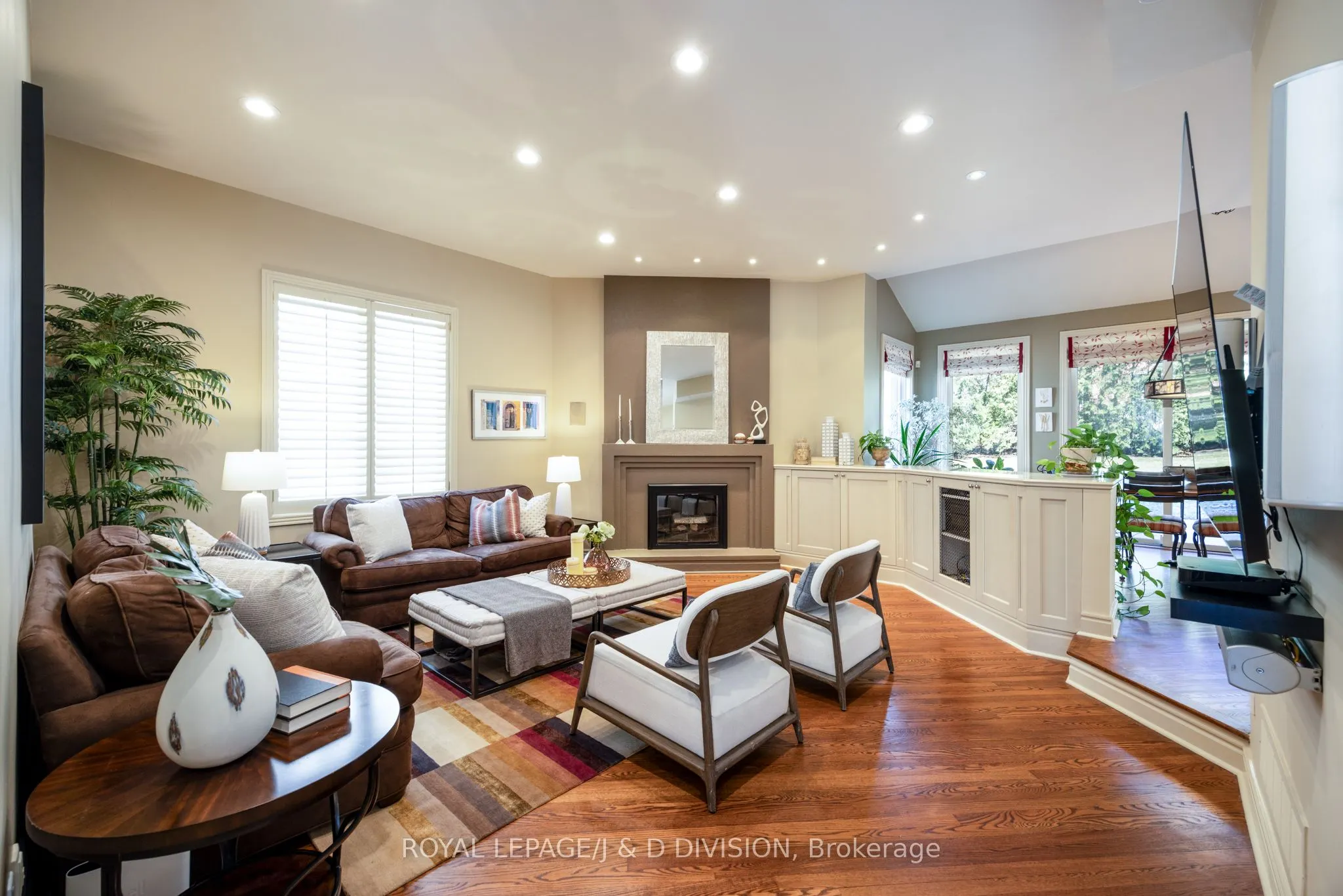 42 Munro Boulevard