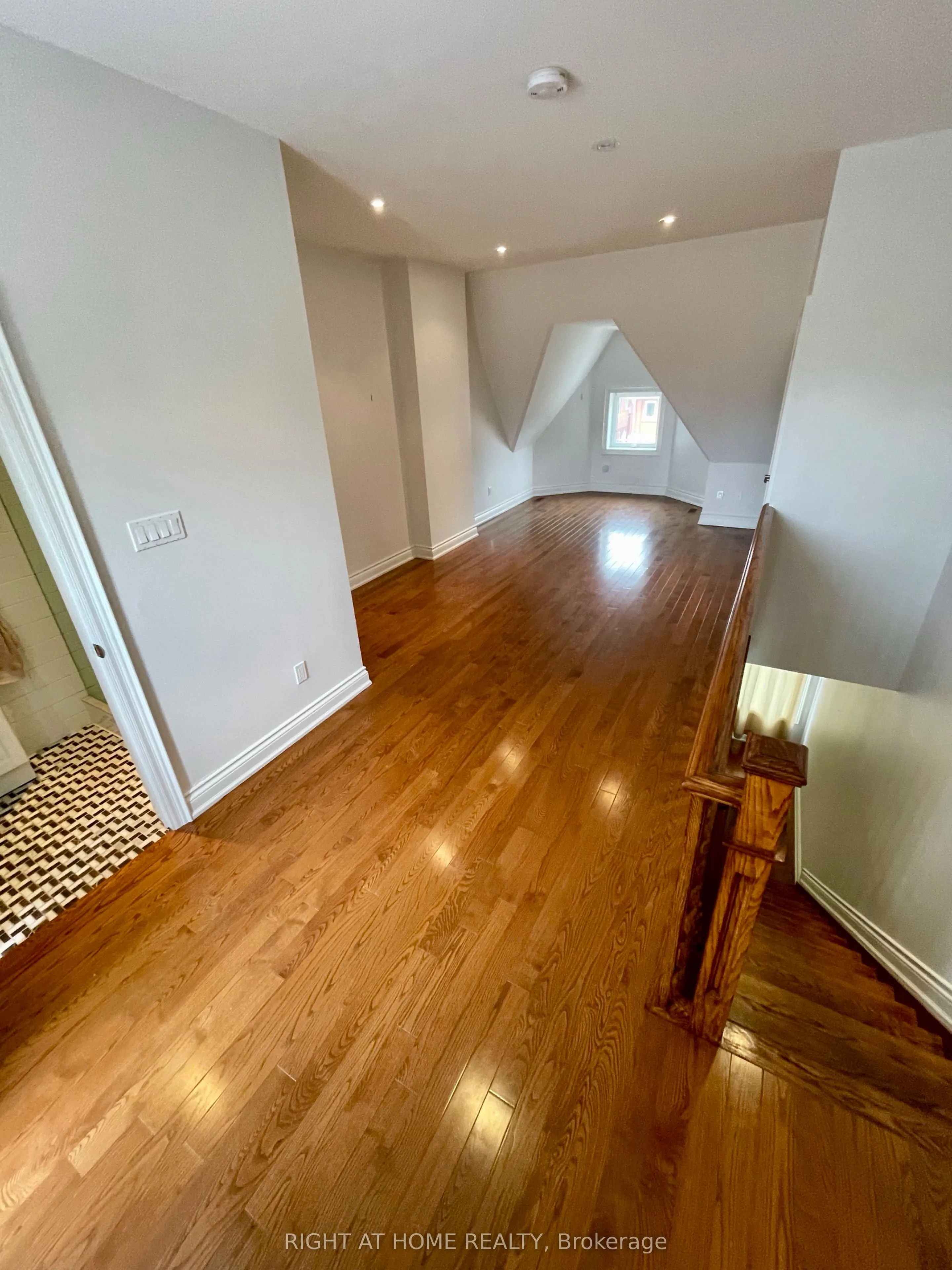 83 Oxford Street, #2nd