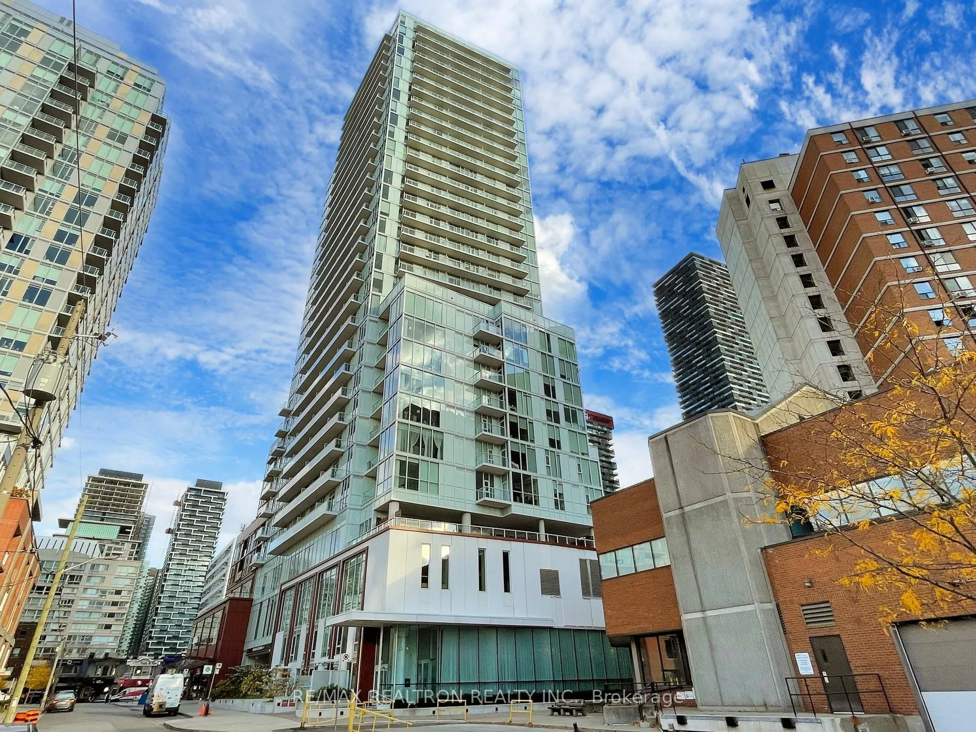 33 Helendale Avenue, #604