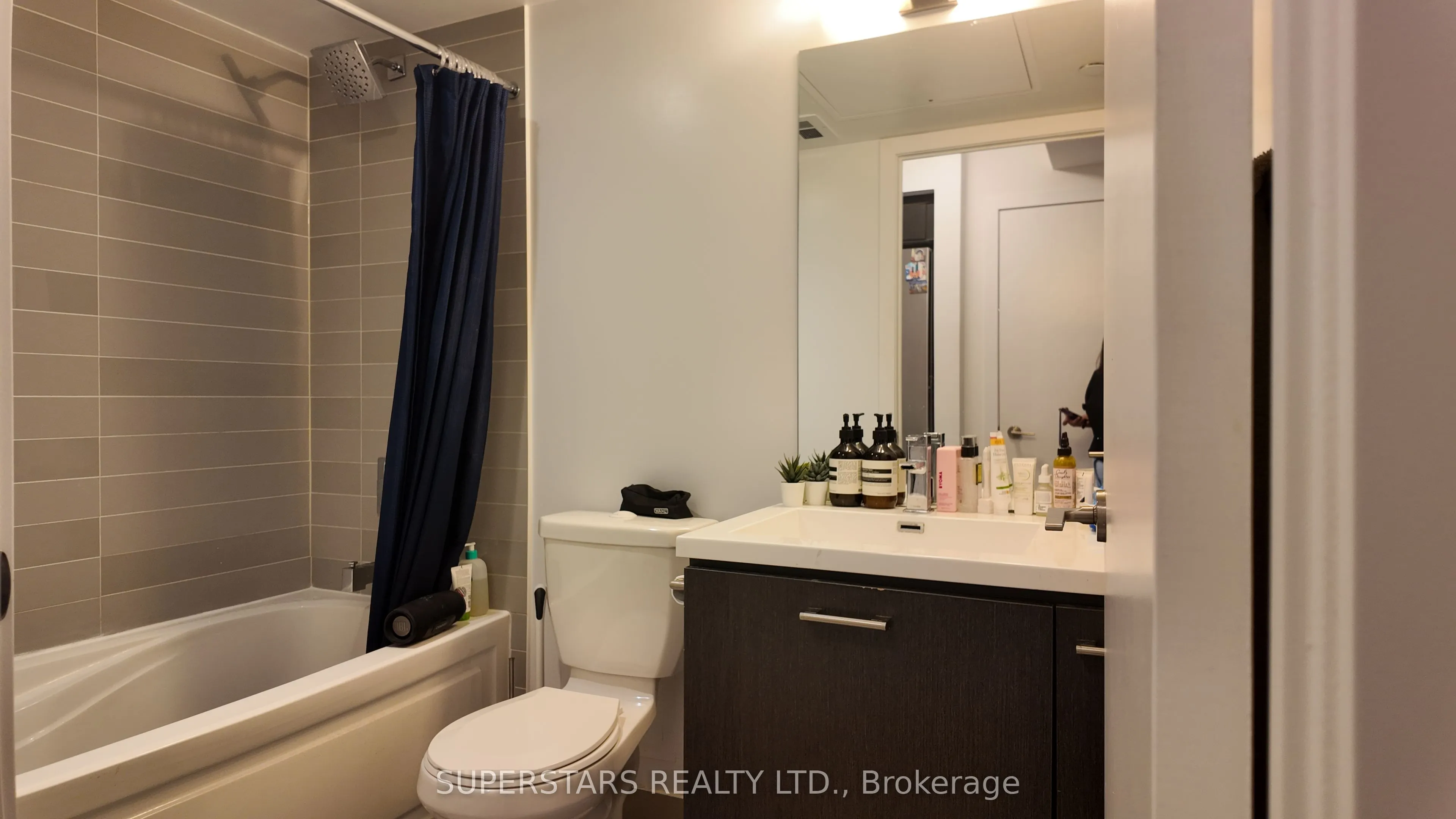 87 Peter Street, #605