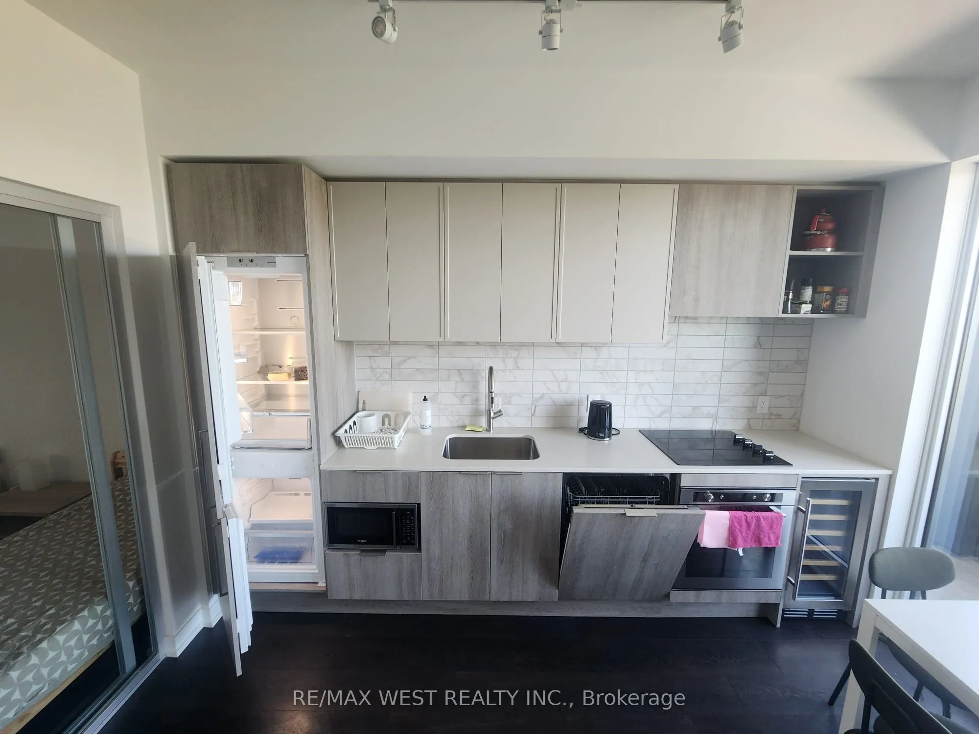 2020 Bathurst Street, #1610