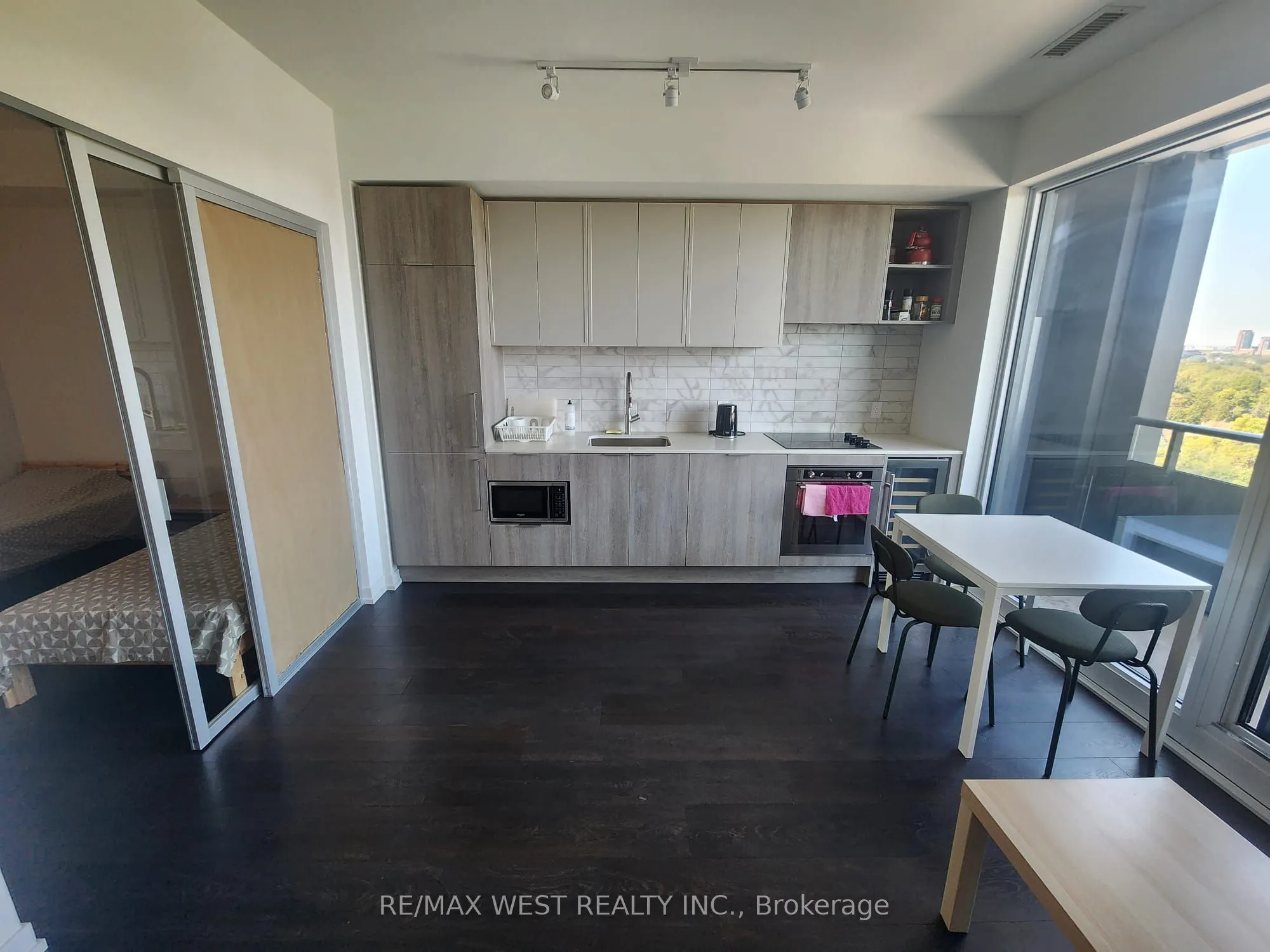 2020 Bathurst Street, #1610