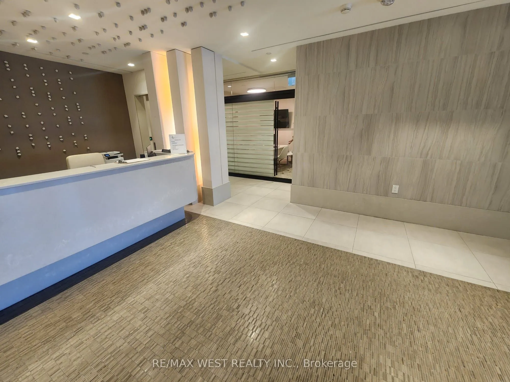 2020 Bathurst Street, #1610