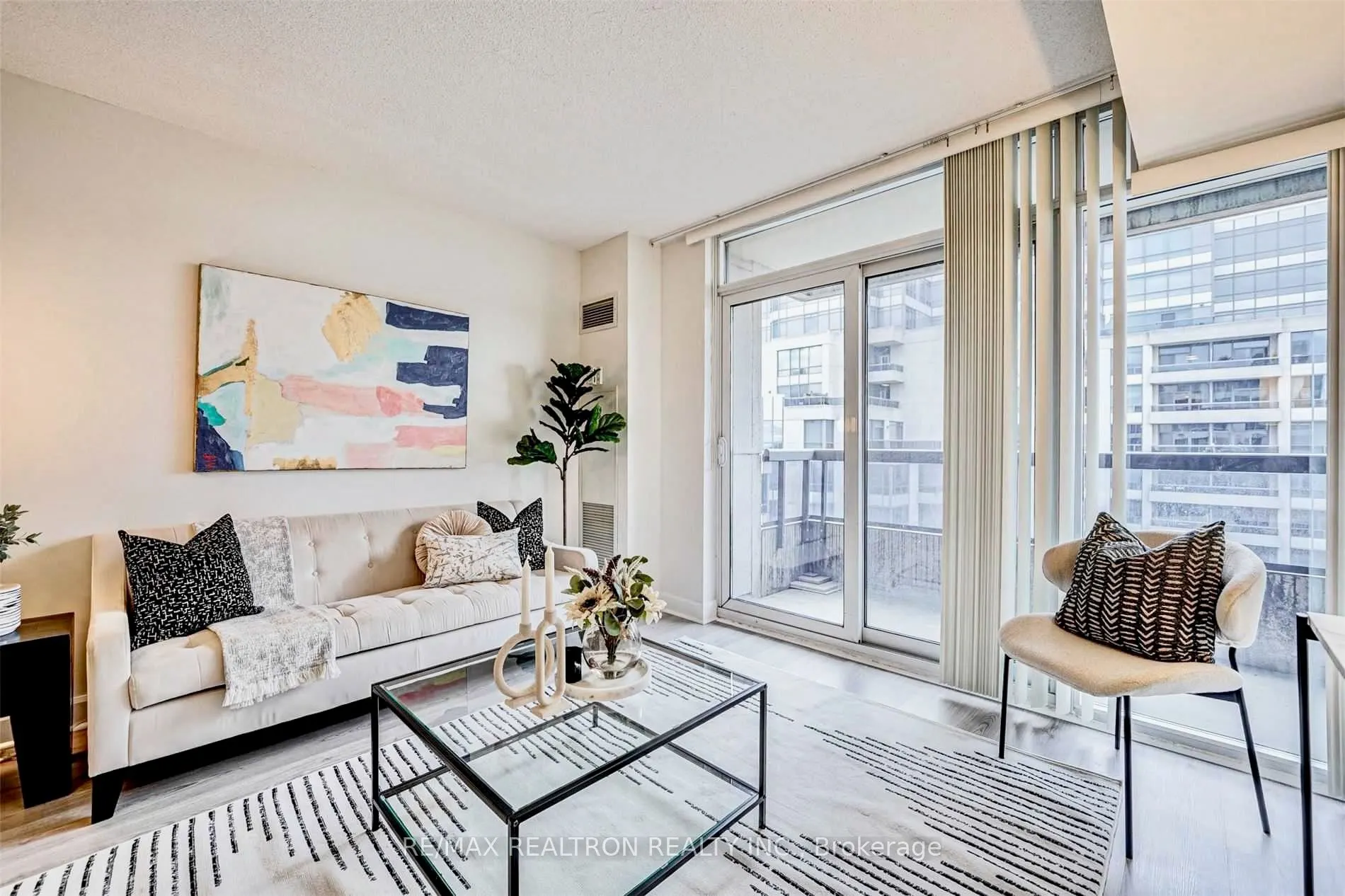 15 Northtown Way, #2316