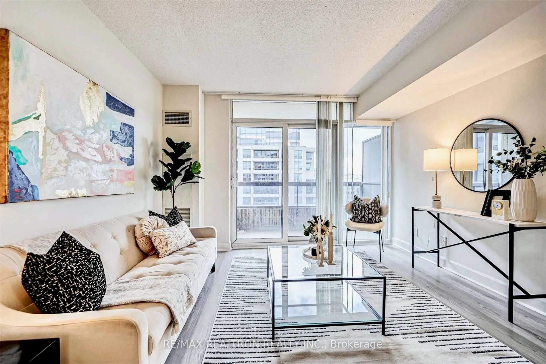 15 Northtown Way, #2316