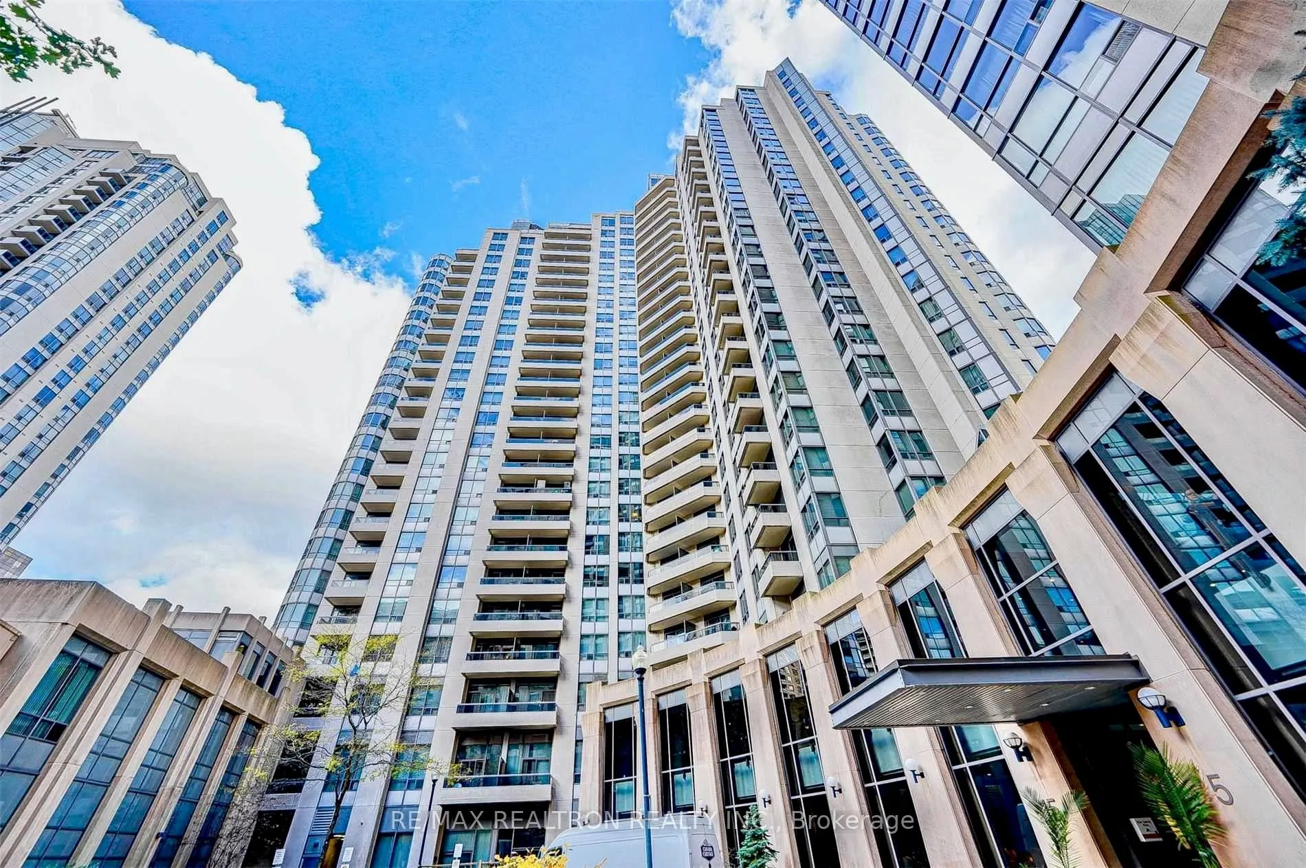 15 Northtown Way, #2316