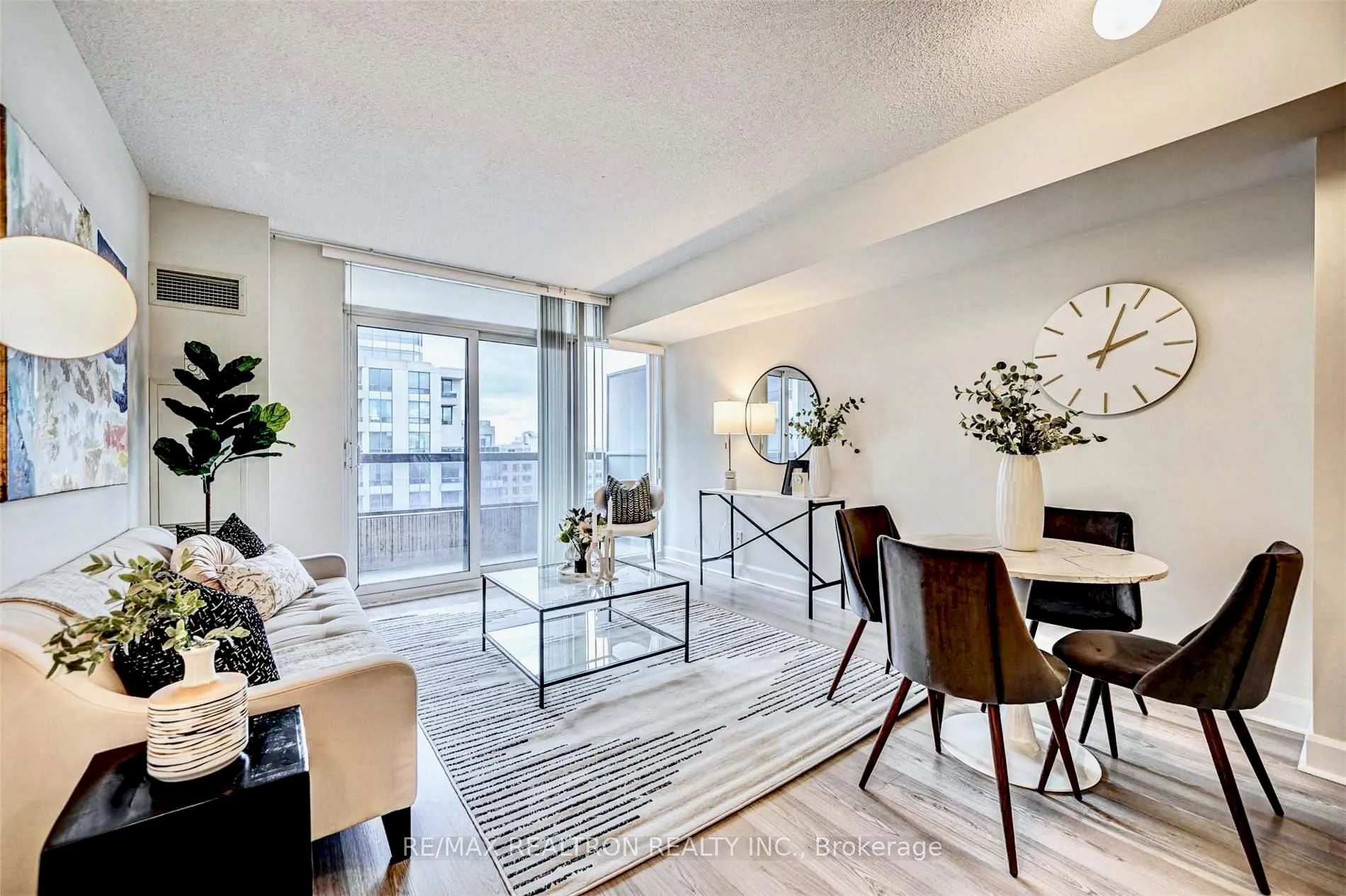 15 Northtown Way, #2316