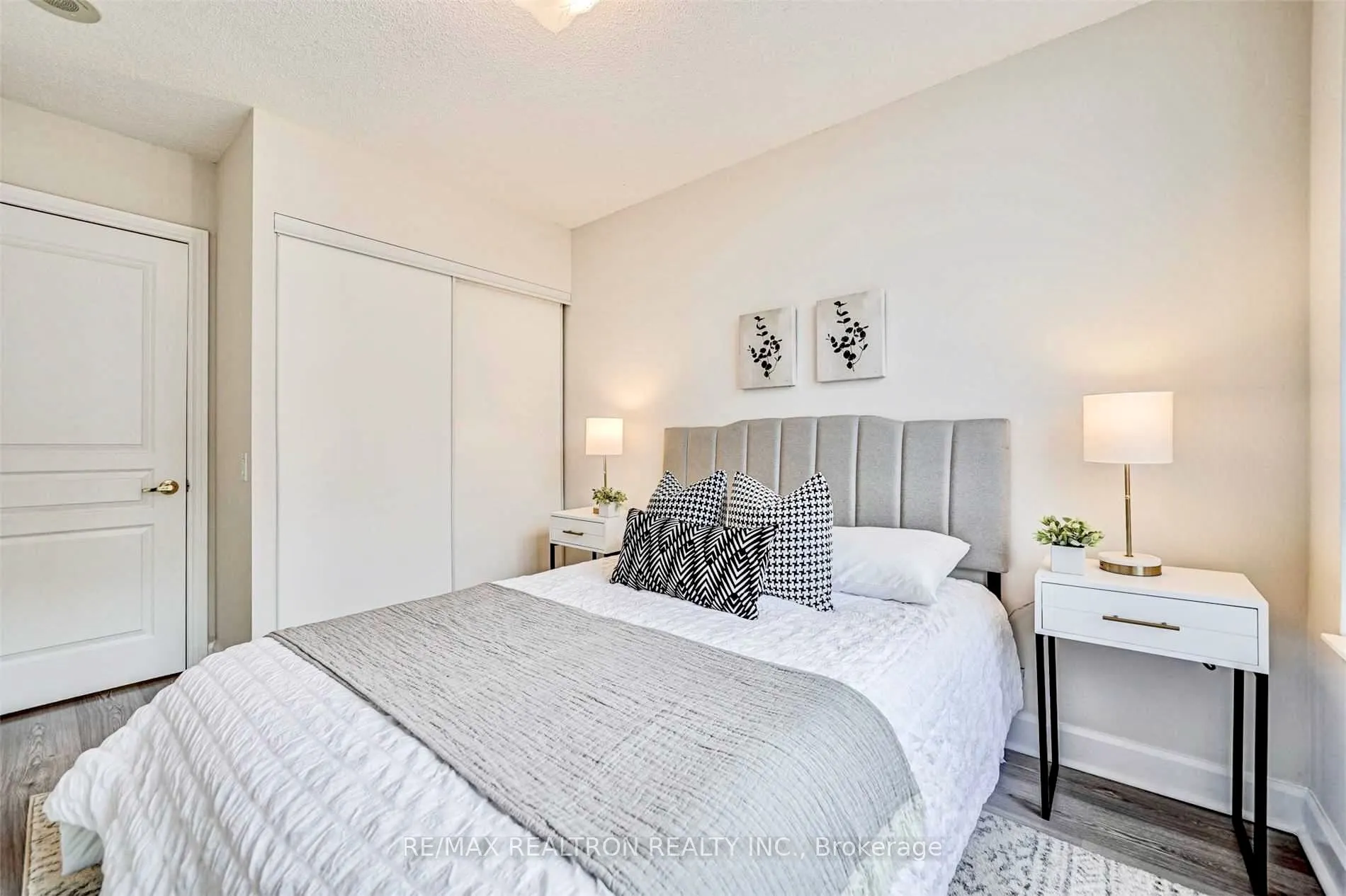 15 Northtown Way, #2316