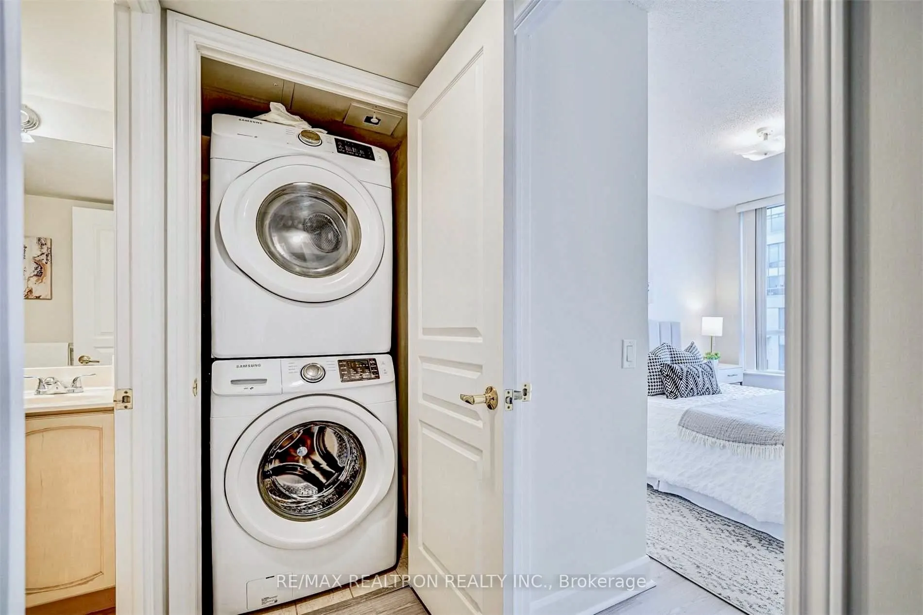 15 Northtown Way, #2316