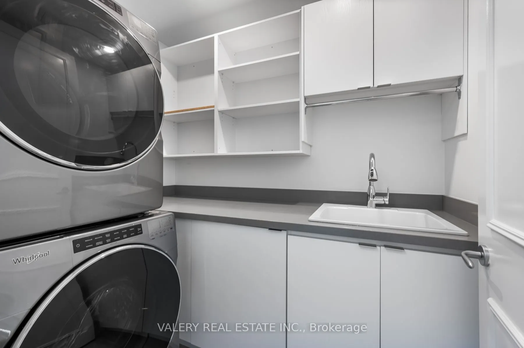 61 Yorkville Avenue, #16D