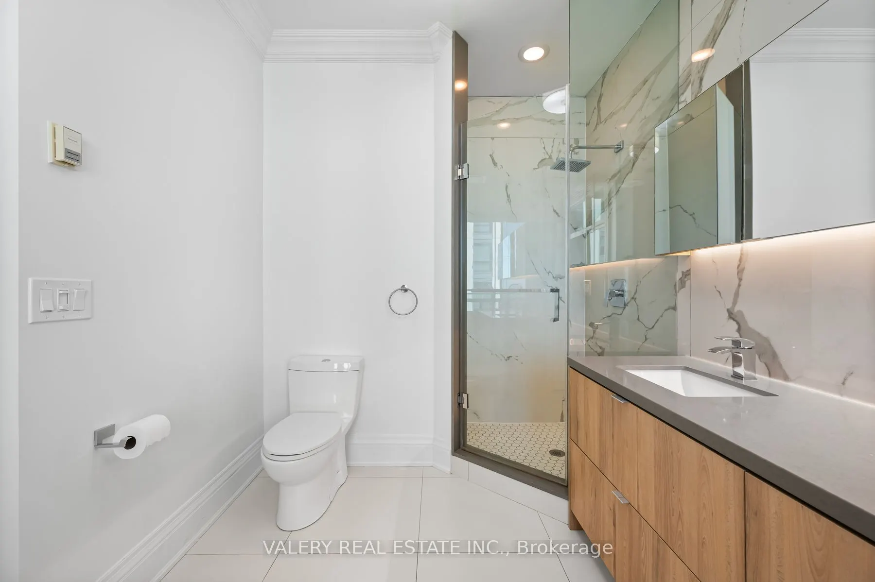 61 Yorkville Avenue, #16D