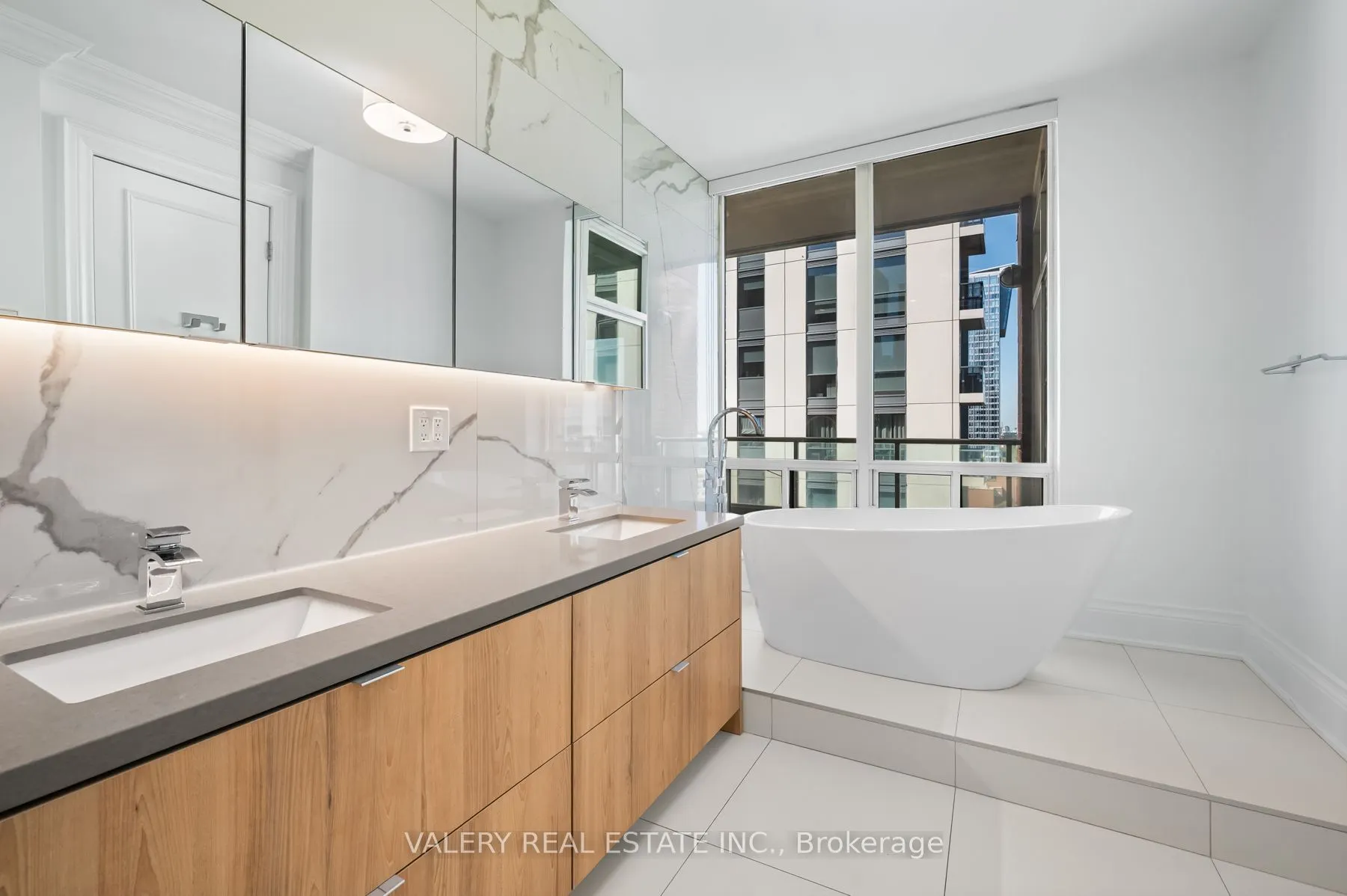 61 Yorkville Avenue, #16D