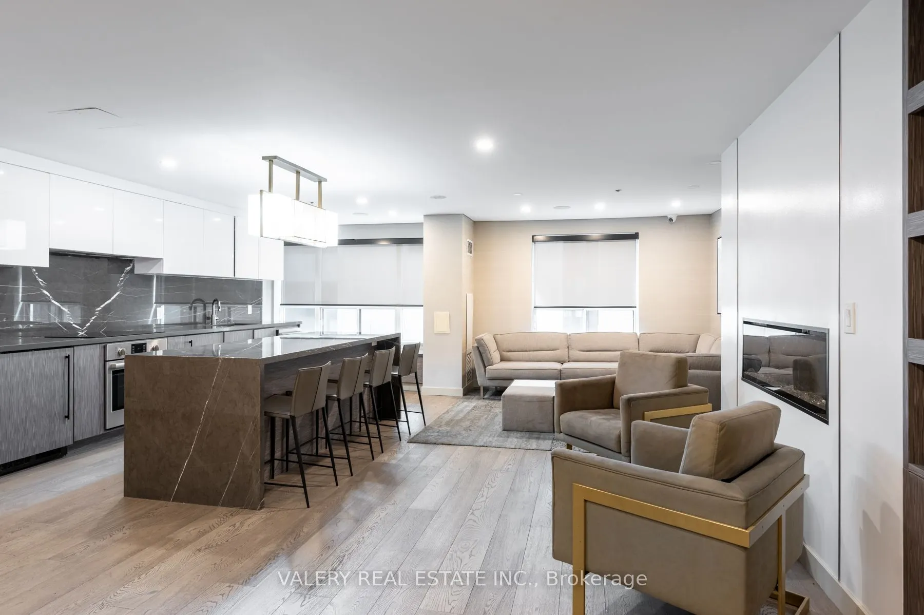 61 Yorkville Avenue, #16D