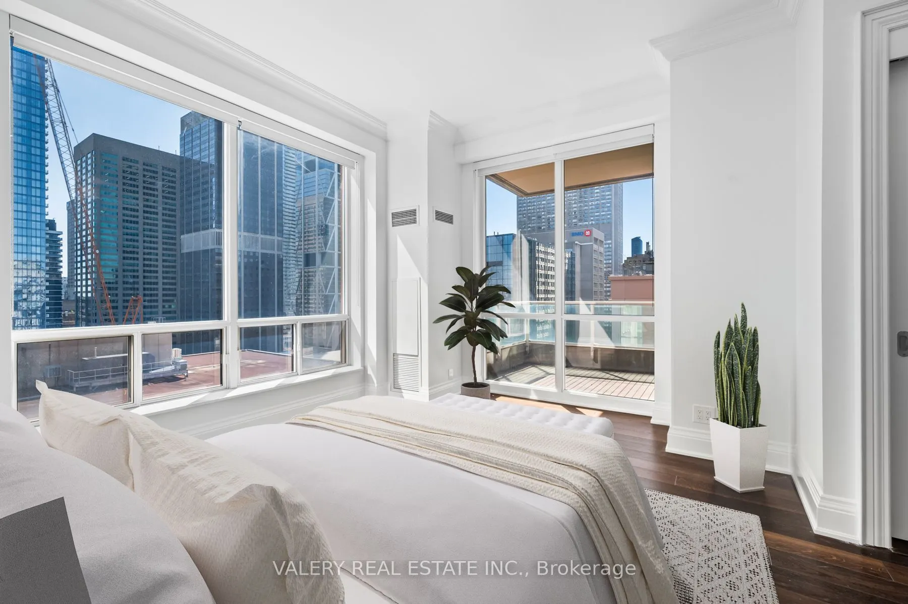 61 Yorkville Avenue, #16D