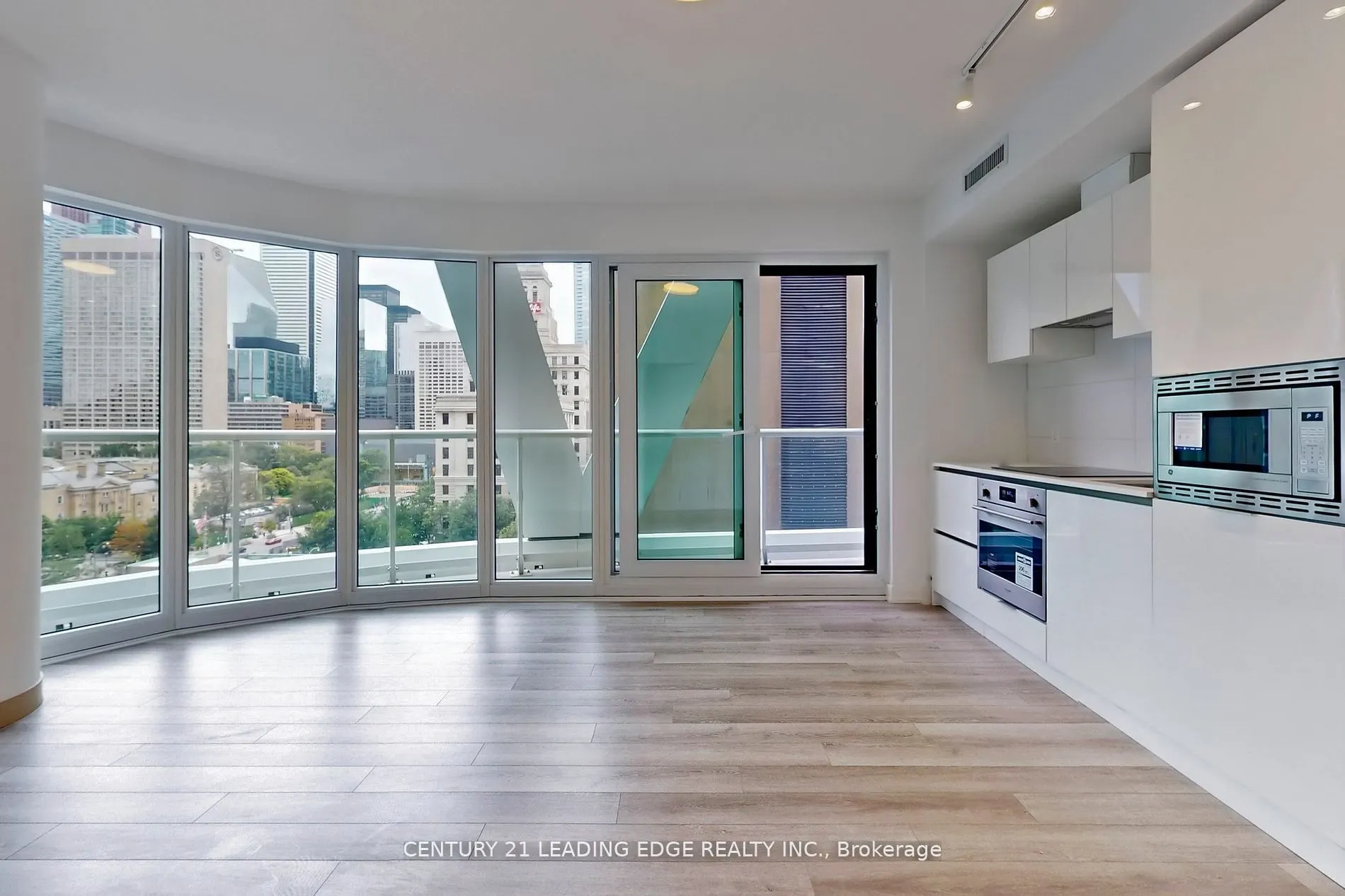230 Simcoe Street, #1330