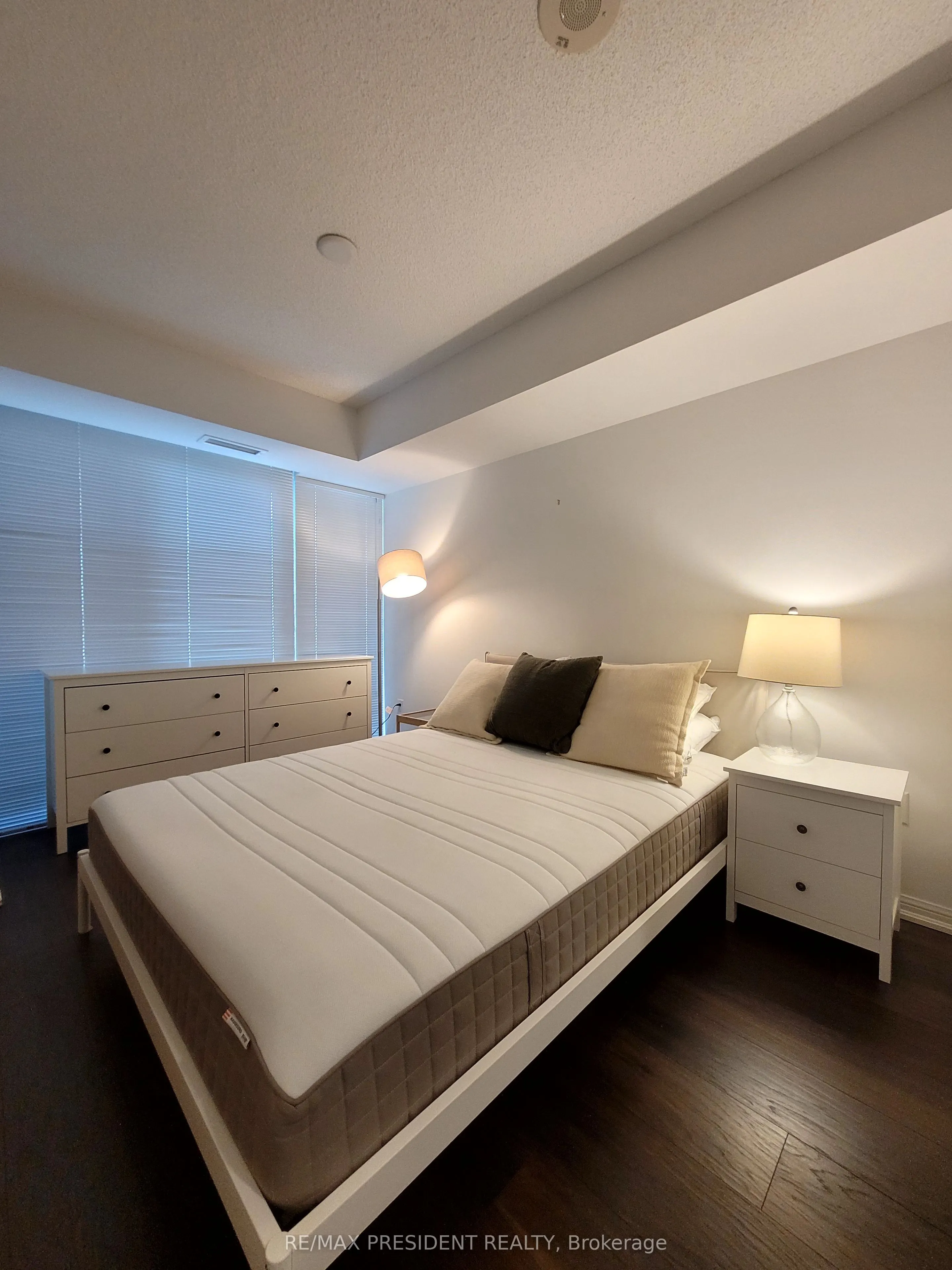 400 Adelaide Street E, #1708