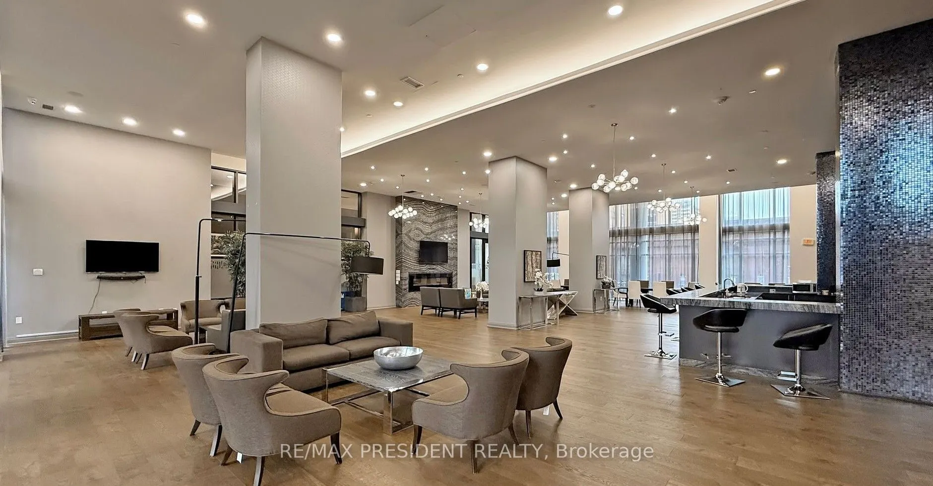 400 Adelaide Street E, #1708