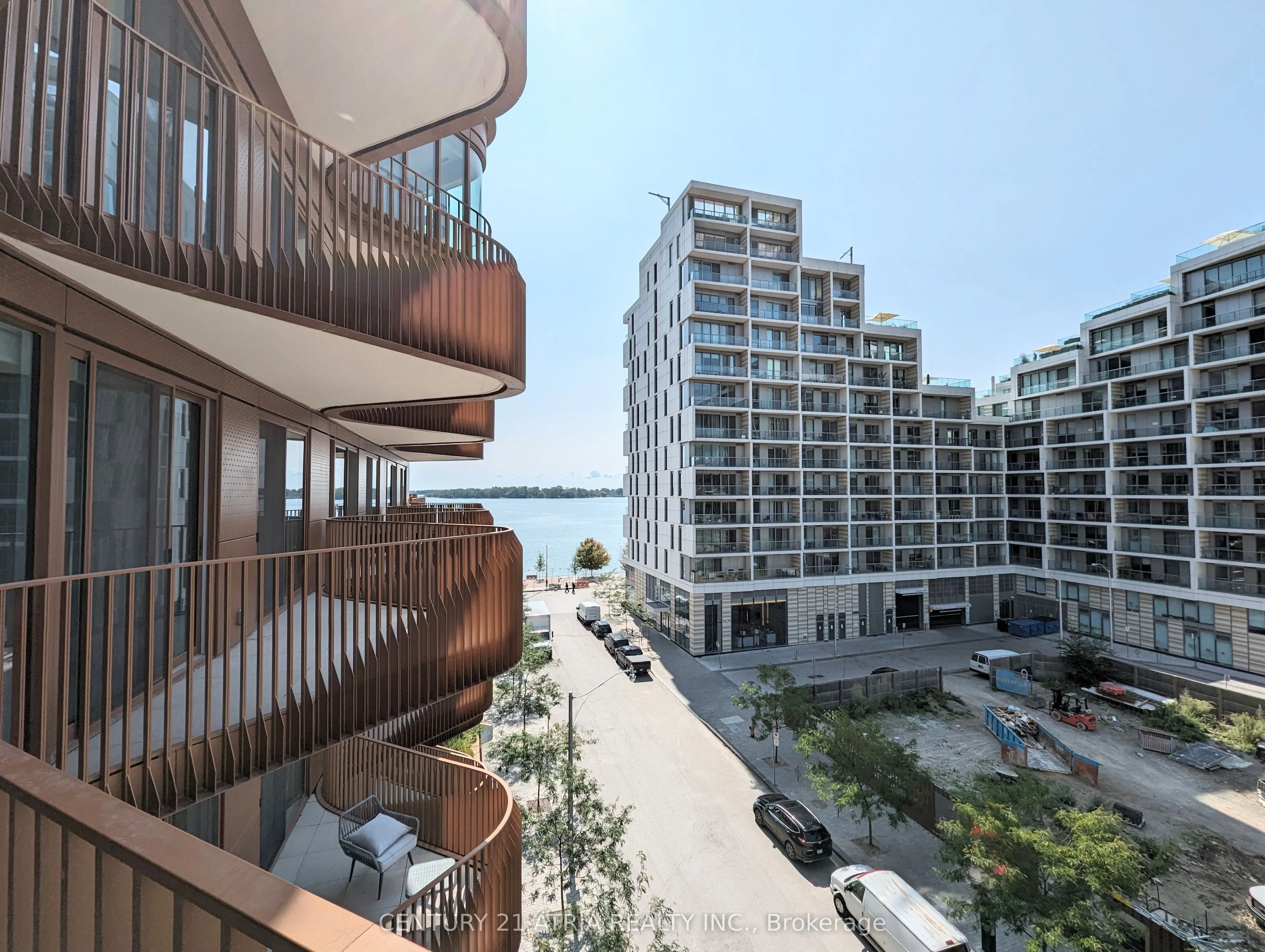 155 Merchants' Wharf, #523